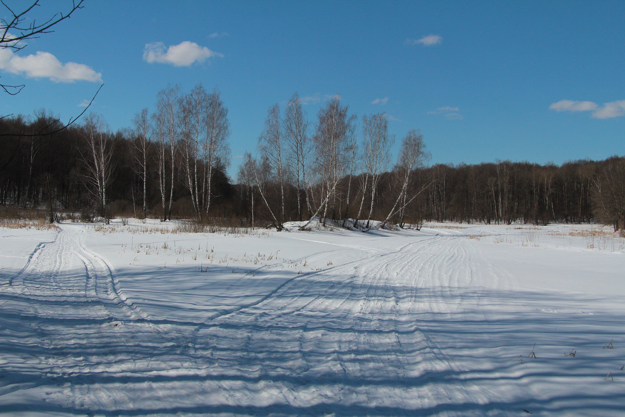 Canon EF-S 17-85mm F4-5.6 IS USM sample photo. Snow roads photography