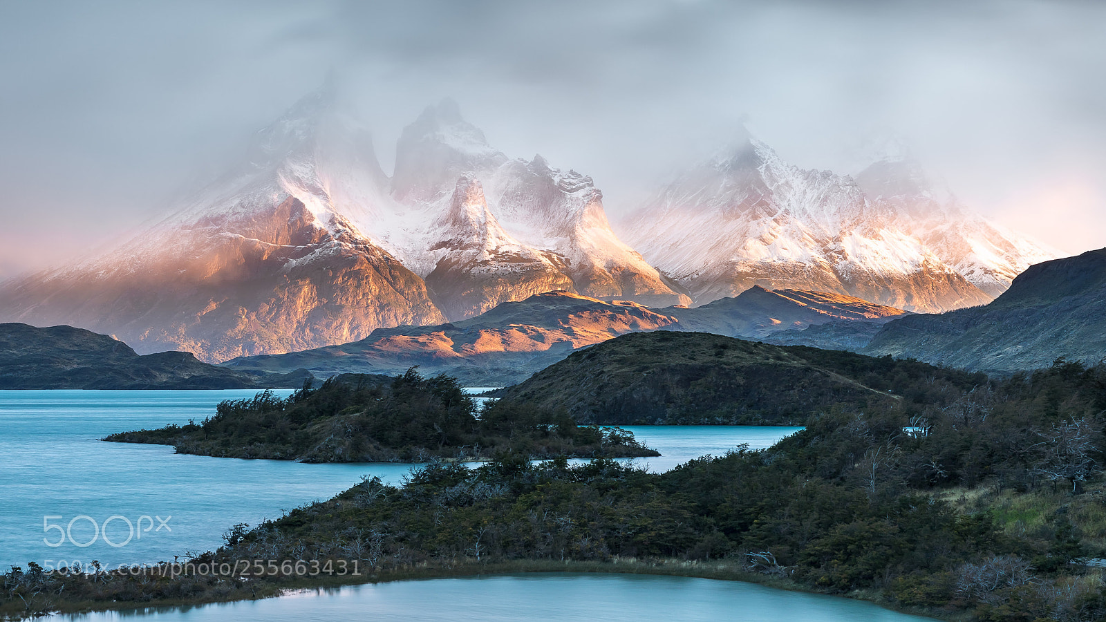 Canon EOS 5D Mark IV sample photo. Cloudy torres del paine photography