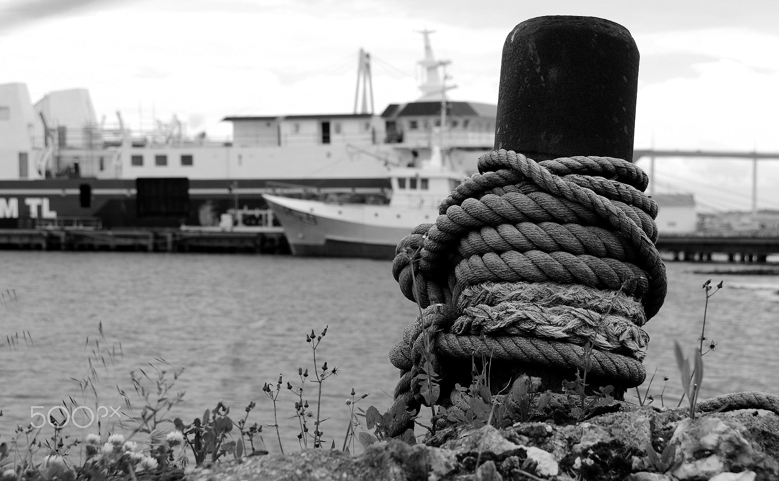 Canon EF-S 18-200mm F3.5-5.6 IS sample photo. Ropes photography