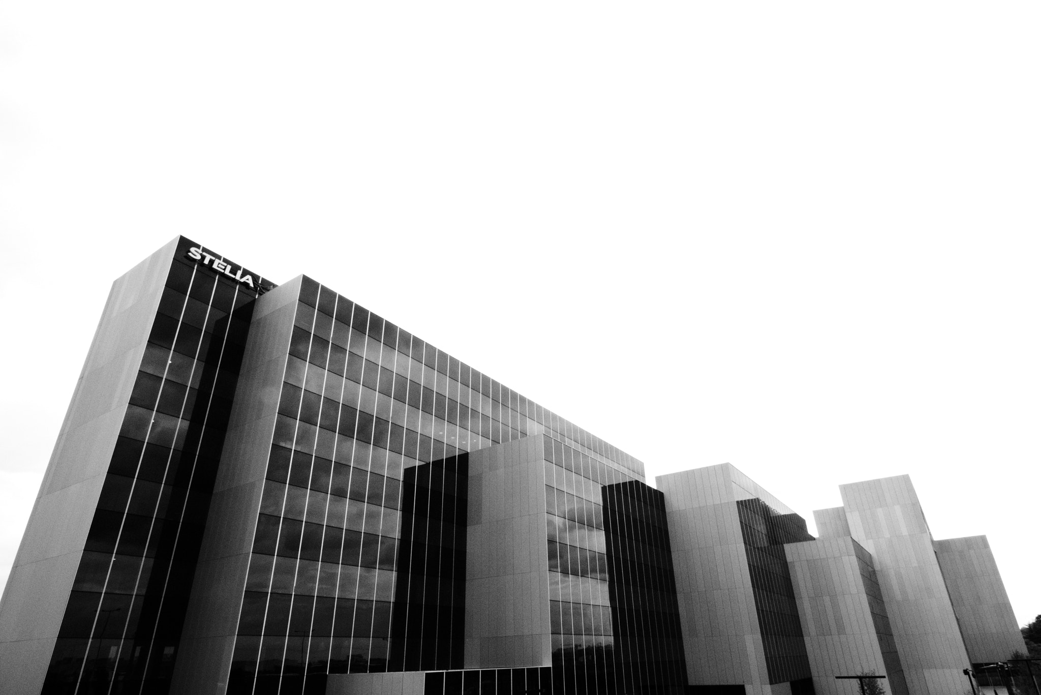 Canon EOS 760D (EOS Rebel T6s / EOS 8000D) sample photo. Stelia building photography