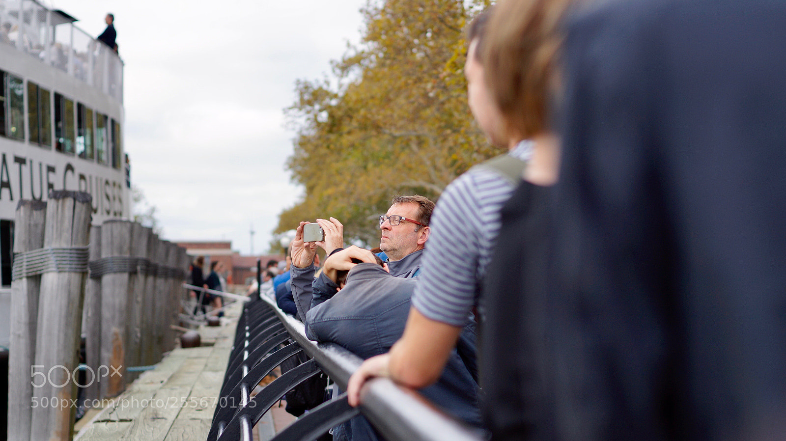 Sony SLT-A58 sample photo. Waiting in line  photography