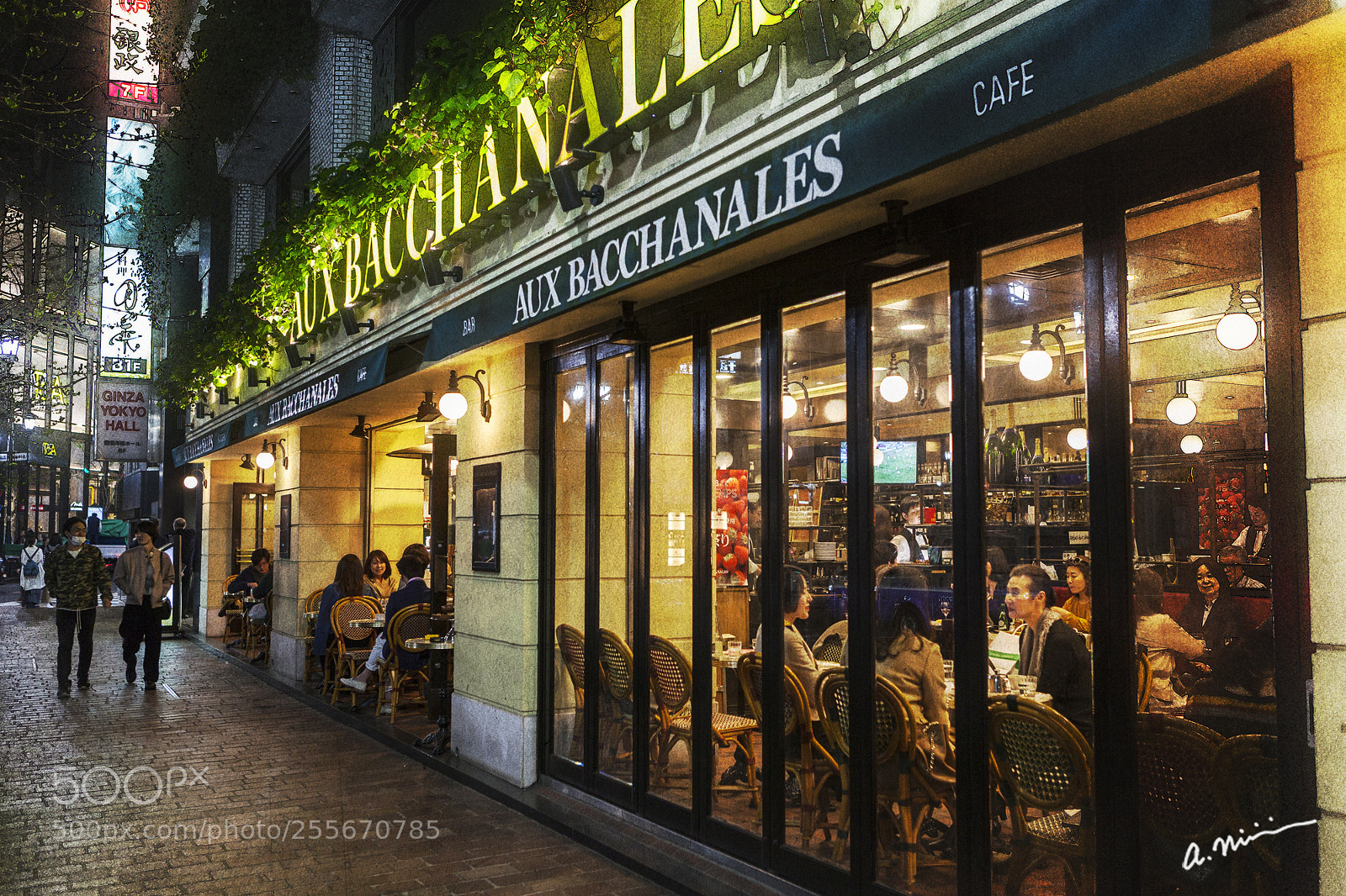 Canon EOS 5D Mark II sample photo. Street café photography