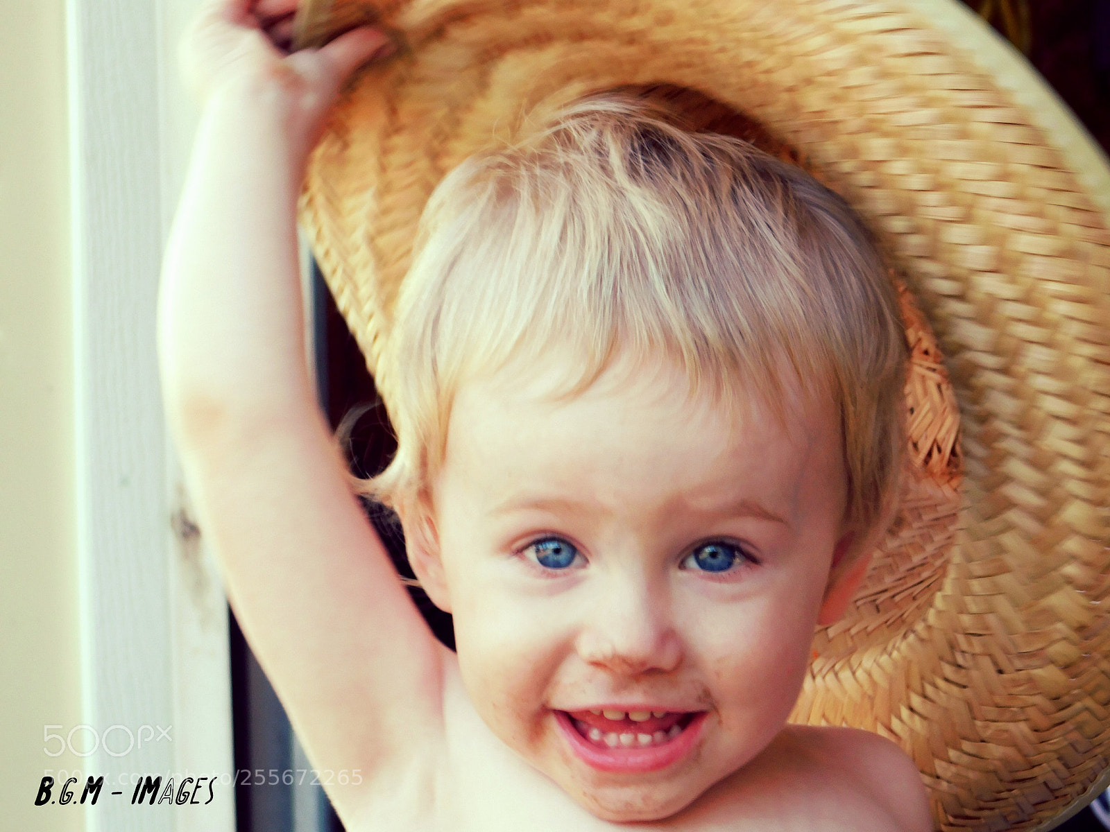 Nikon Coolpix B500 sample photo. Summer hat photography