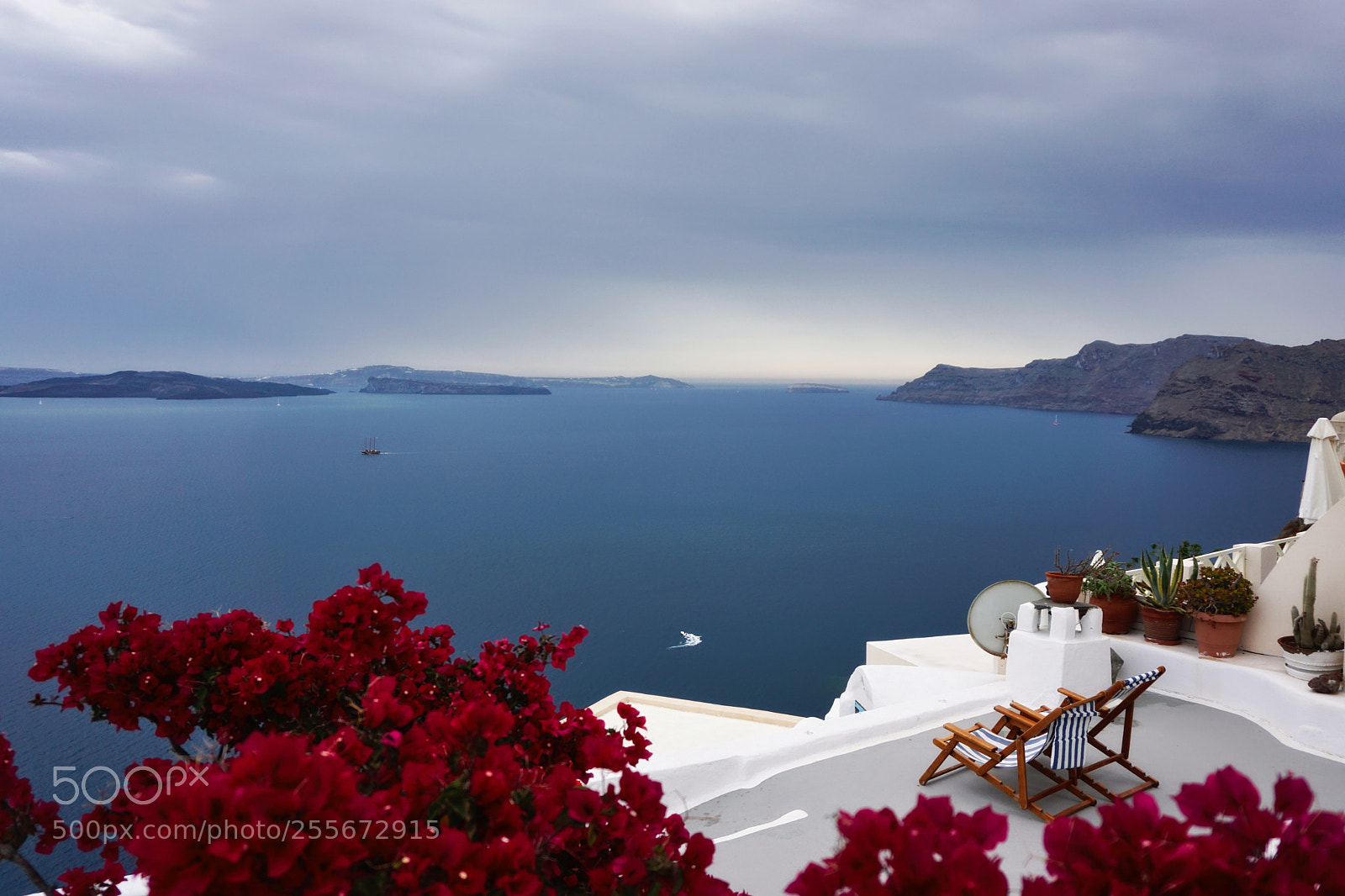 Sony a6000 sample photo. Cloudy santorini photography