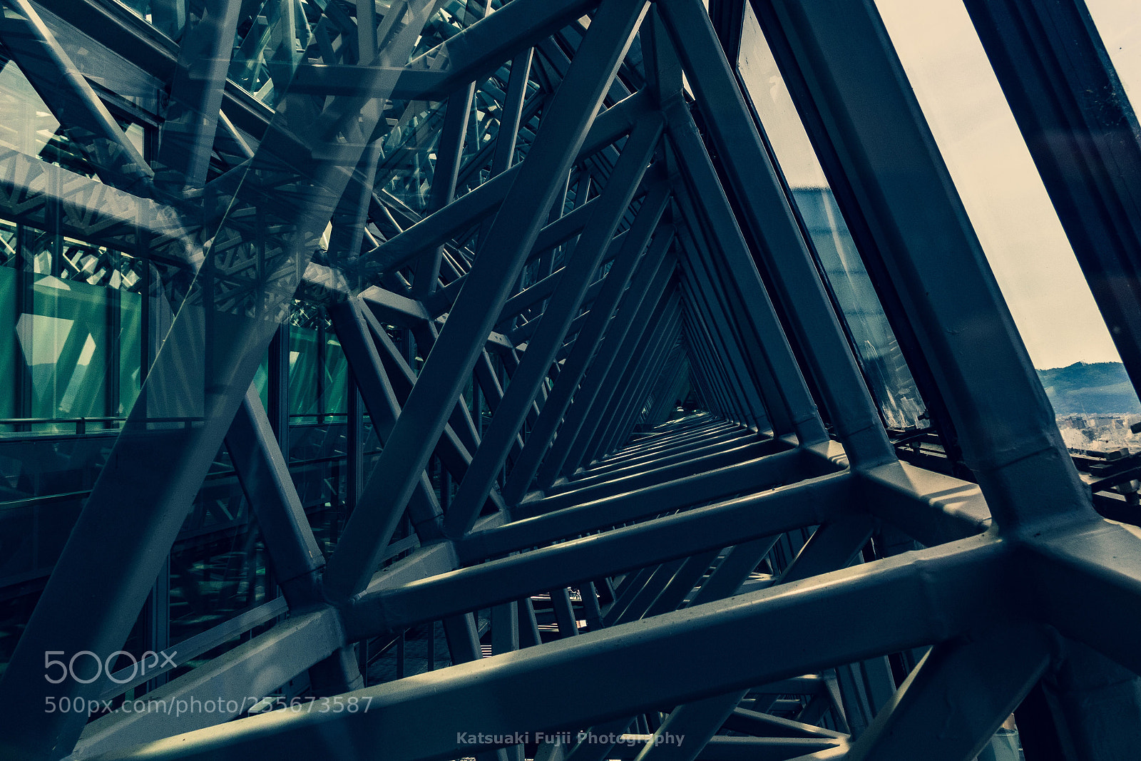 Olympus OM-D E-M1 sample photo. Triangles photography