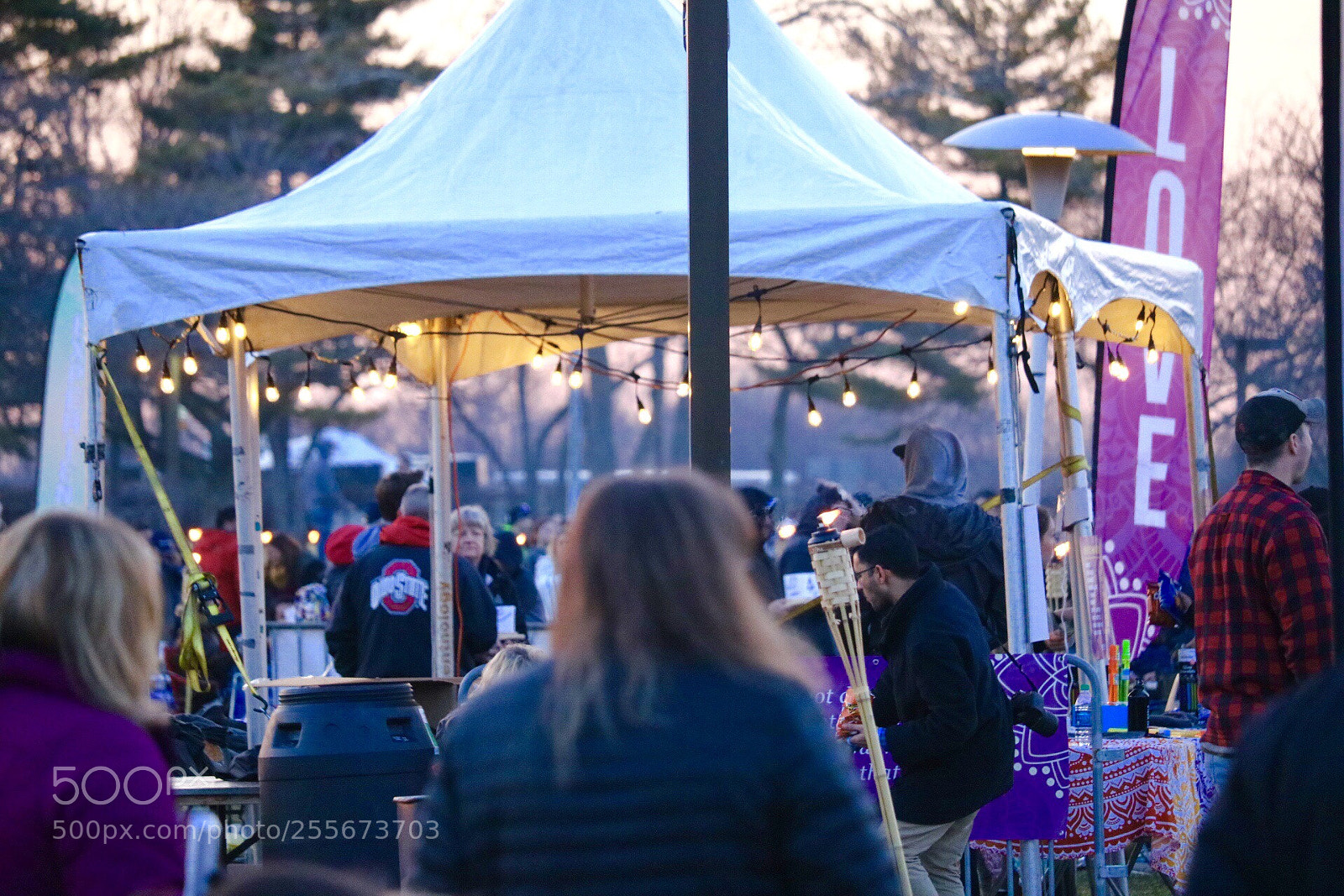 Canon EOS 750D (EOS Rebel T6i / EOS Kiss X8i) sample photo. Tent, lights & people  photography