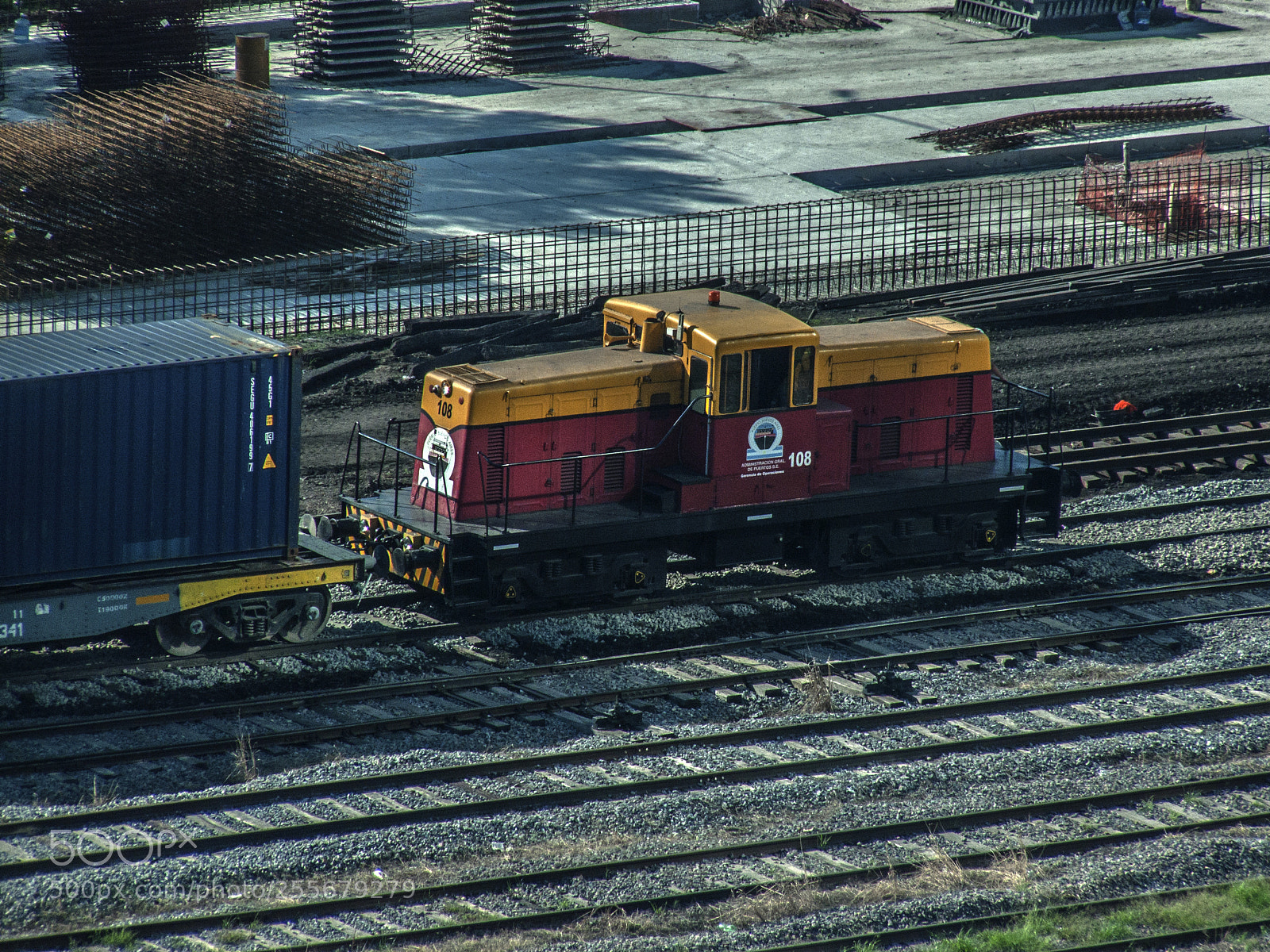 Panasonic Lumix DMC-FZ28 sample photo. Locomotive general electric 65 tn photography