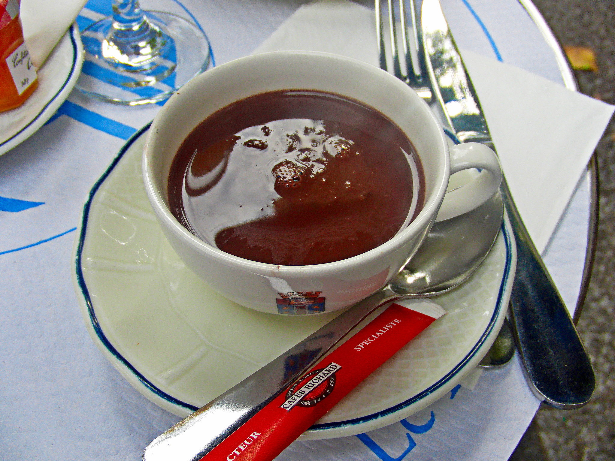 CASIO EX-FC150 sample photo. Chocolat chaud on the champs Élysées photography
