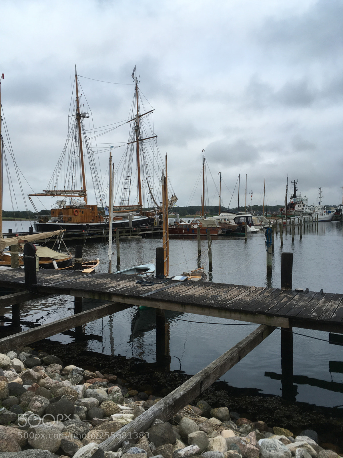 Apple iPhone SE sample photo. Shipyard photography