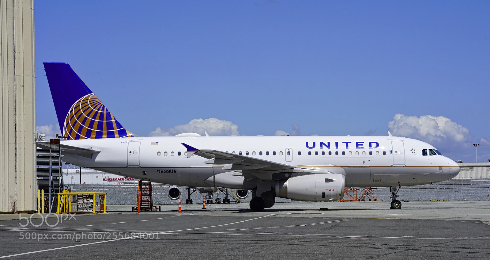 Sony a7R III sample photo. United airlines ex china photography