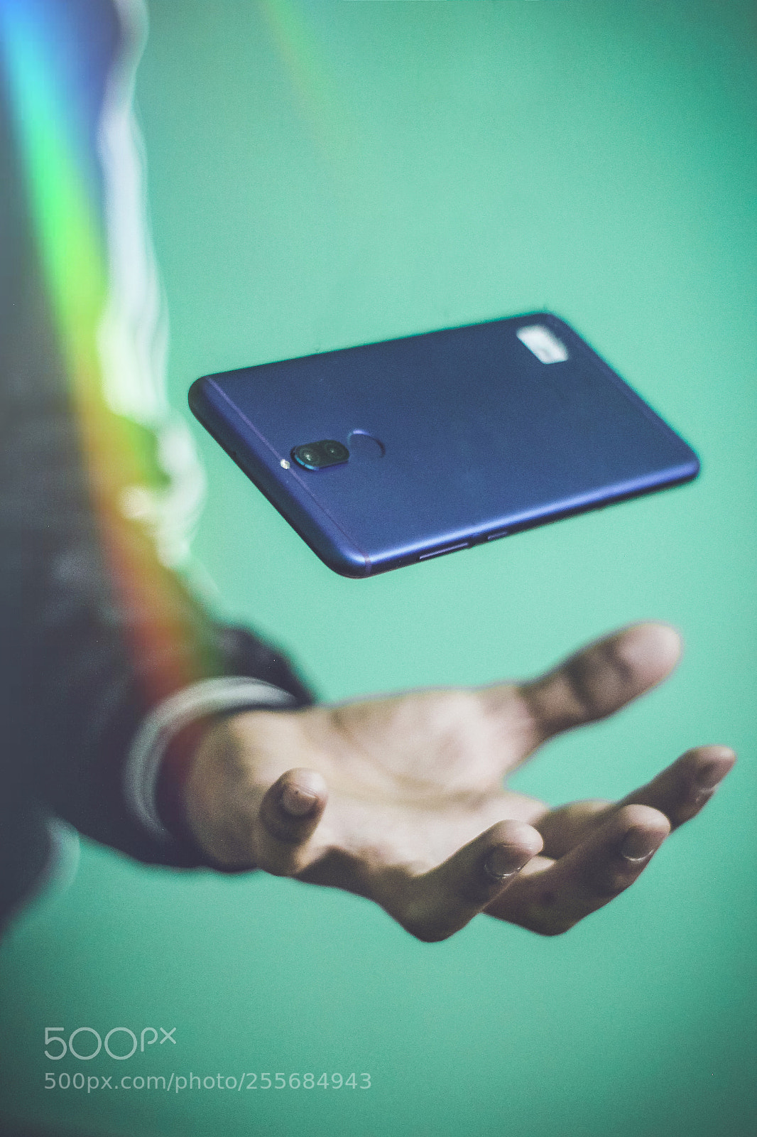 Canon EOS 600D (Rebel EOS T3i / EOS Kiss X5) sample photo. Levitating huawei nova2i photography