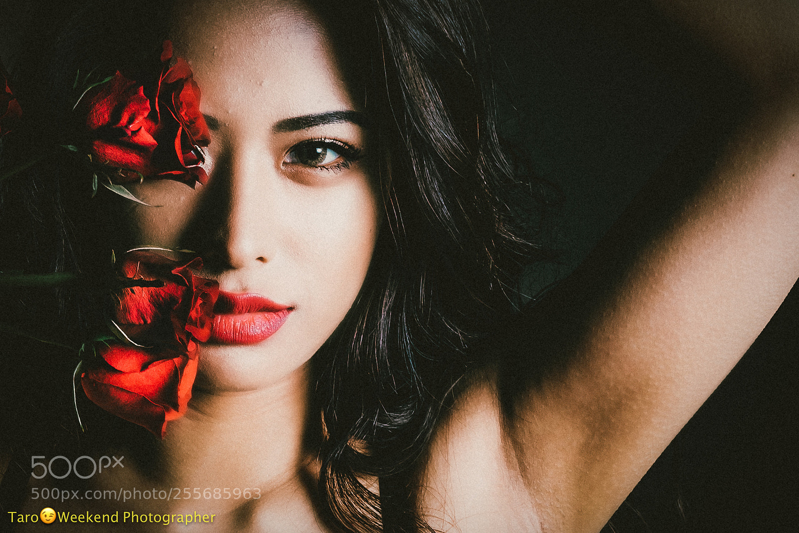 Canon EOS 5D Mark IV sample photo. Red & black photography