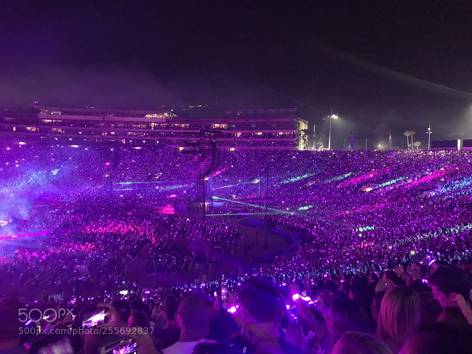 Apple iPhone 7 sample photo. Coldplay concert 2017 photography