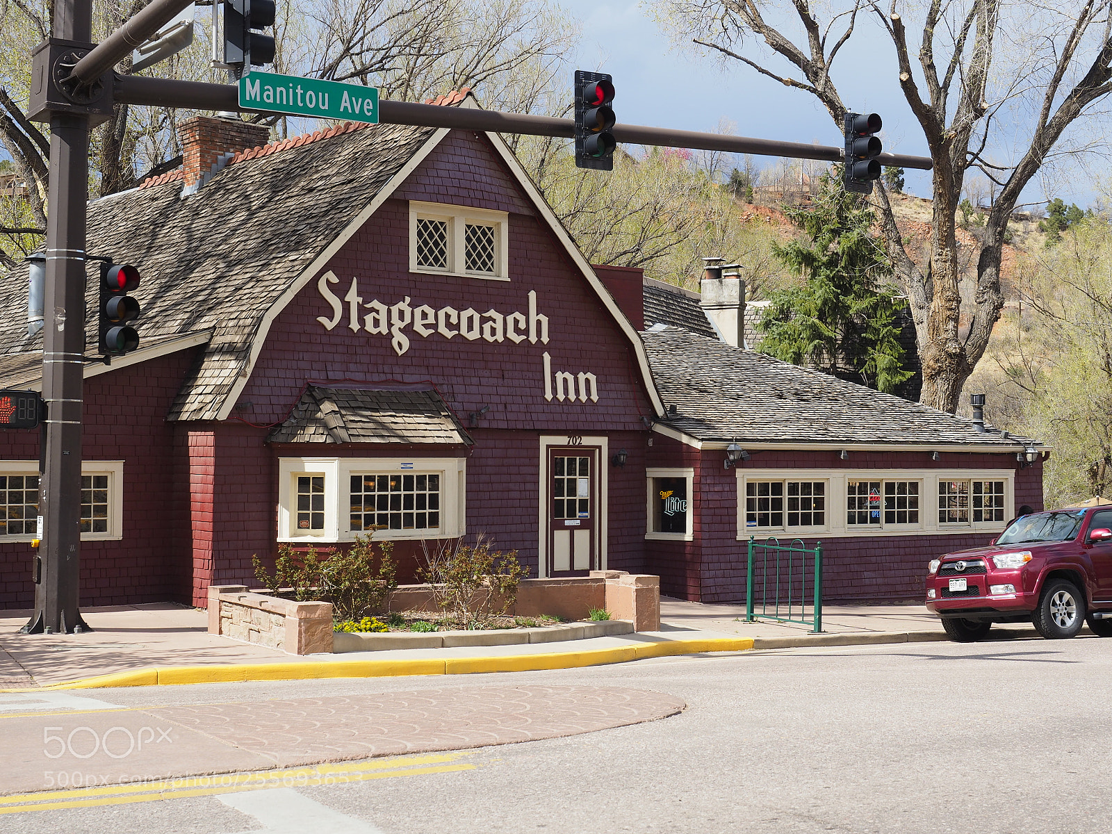Olympus OM-D E-M10 II sample photo. Afternoon in manitou springs photography