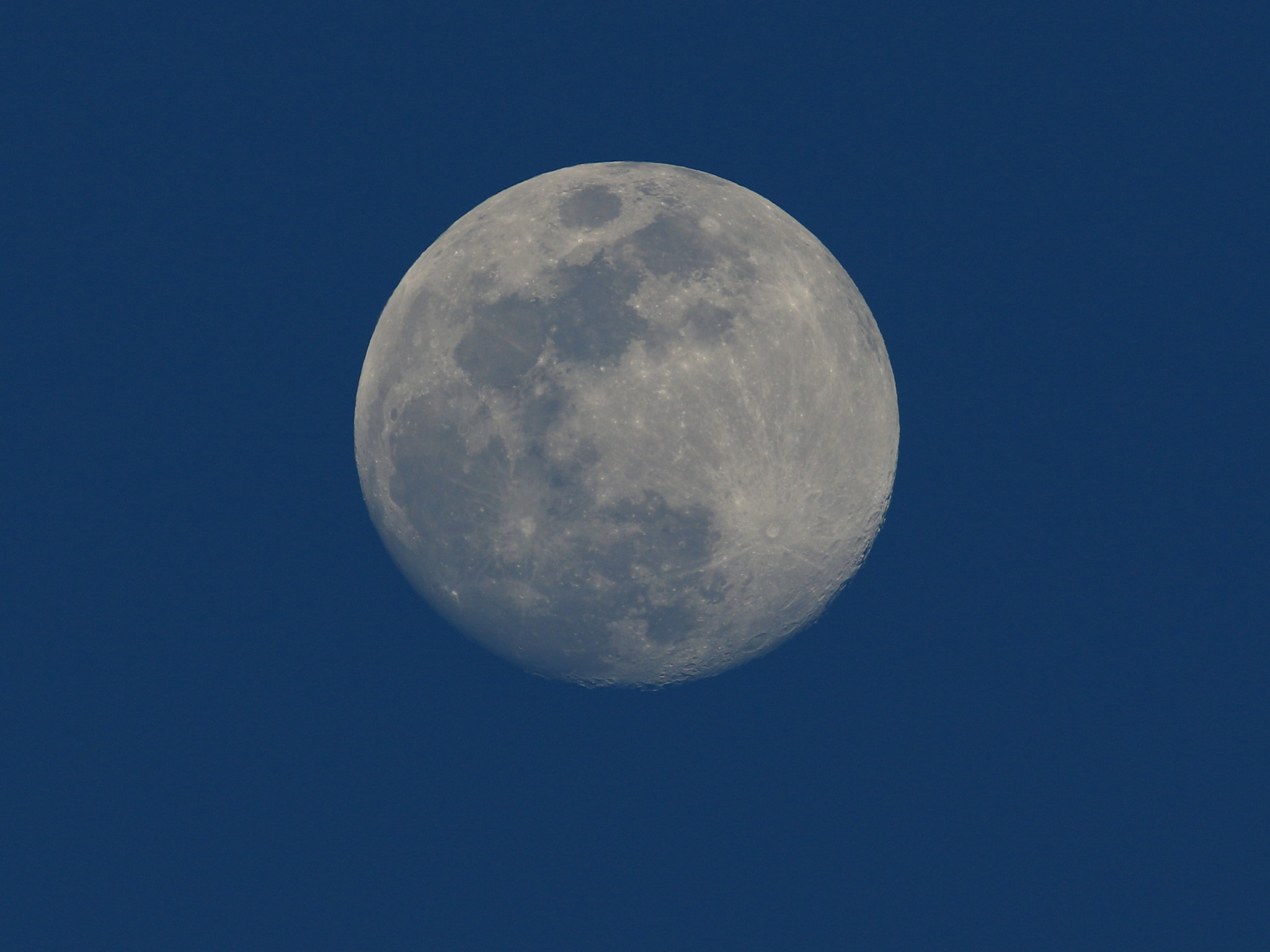 Canon EF 400mm F2.8L IS USM sample photo. 夕方の月  moon photography