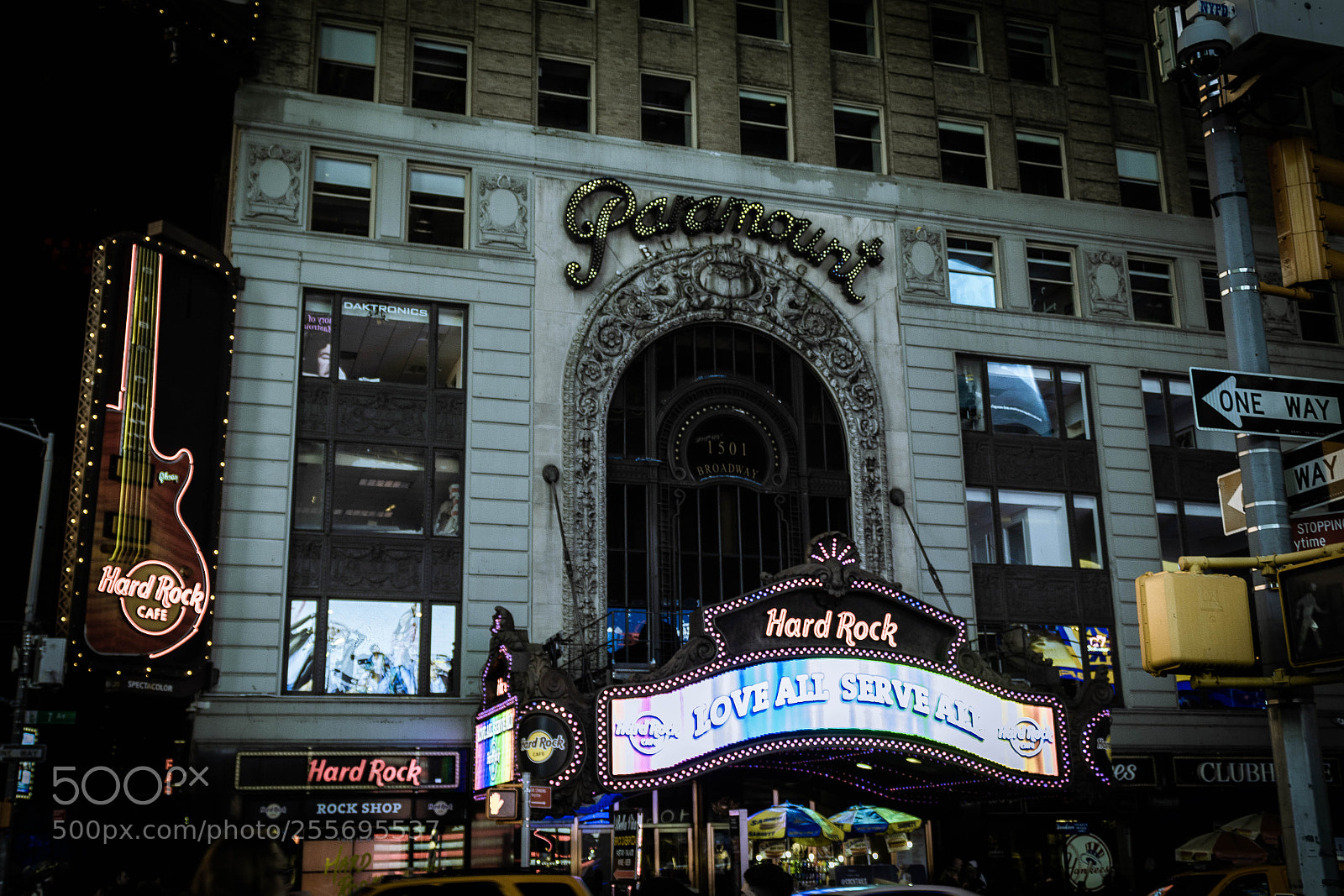 Canon EOS 1300D (EOS Rebel T6 / EOS Kiss X80) sample photo. New york hard rock photography