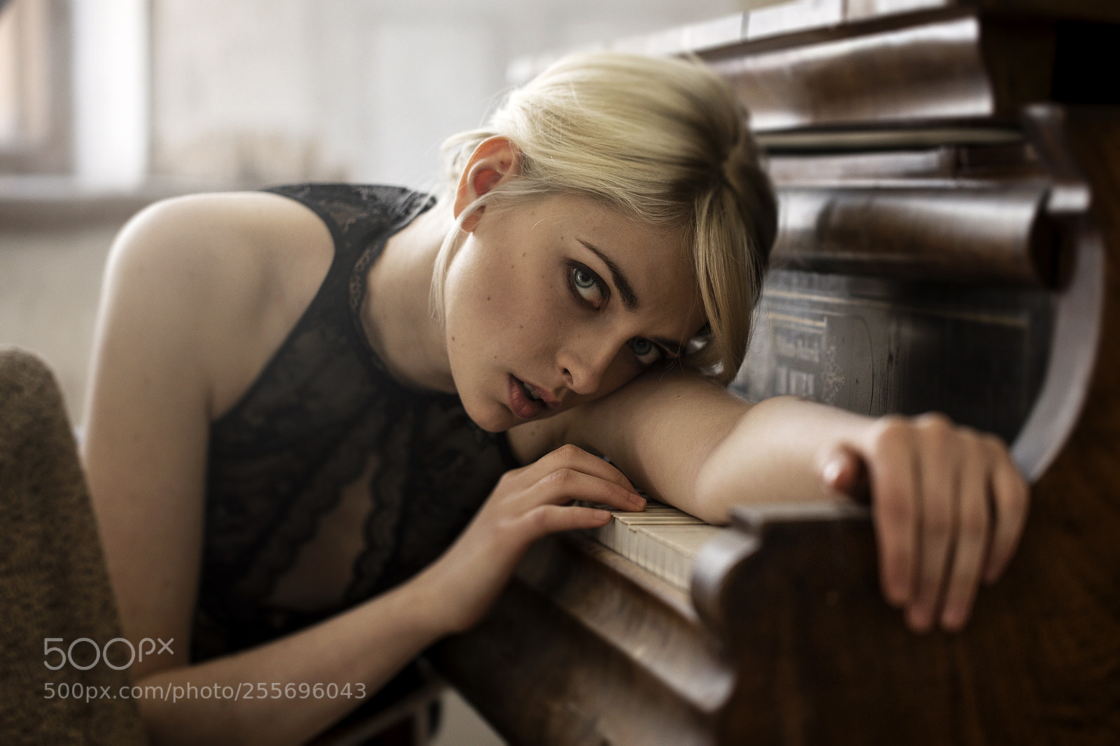 Canon EOS 5D Mark IV sample photo. The piano photography