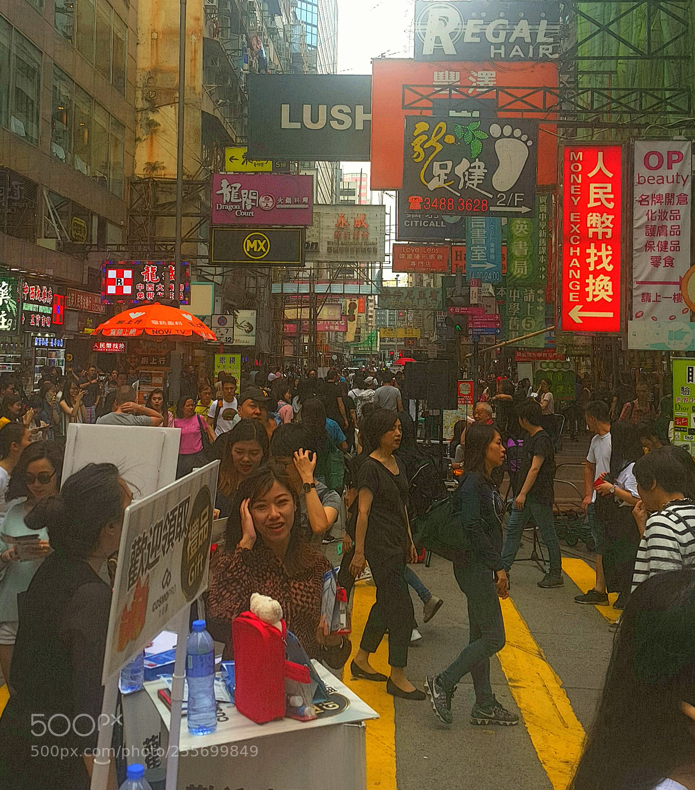 Samsung Galaxy Note4 sample photo. Crowded street photography