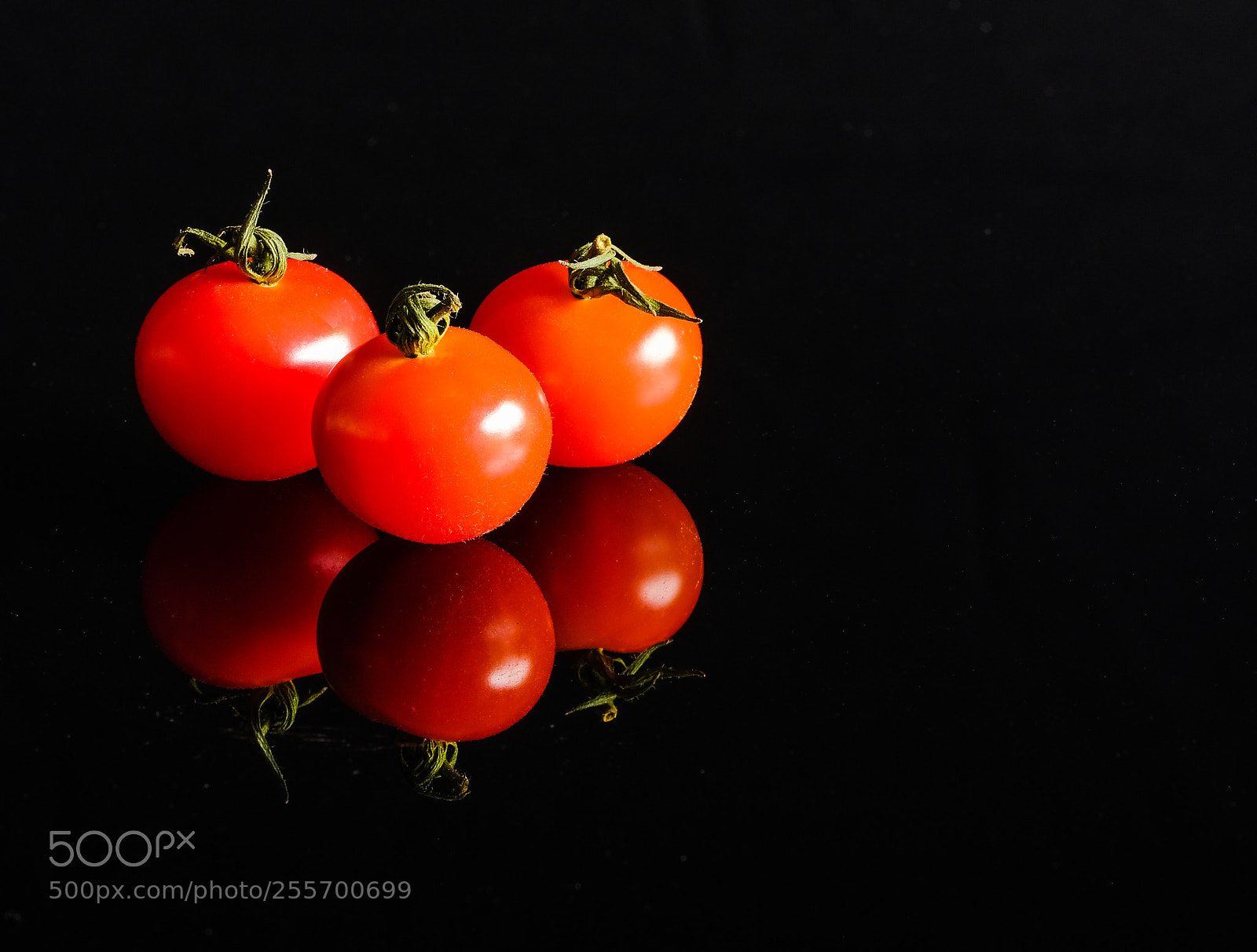 Fujifilm X-T2 sample photo. Reflecting tomatoes photography