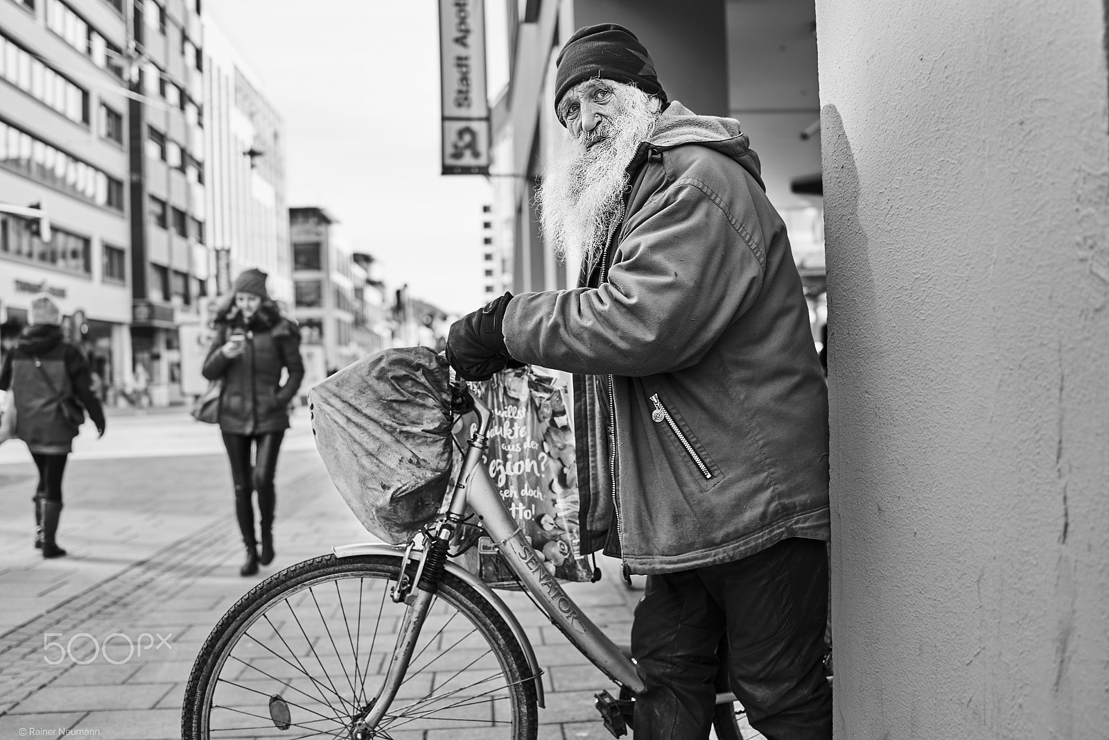 Sony Cyber-shot DSC-RX1R II sample photo. Mann 537 b&w photography