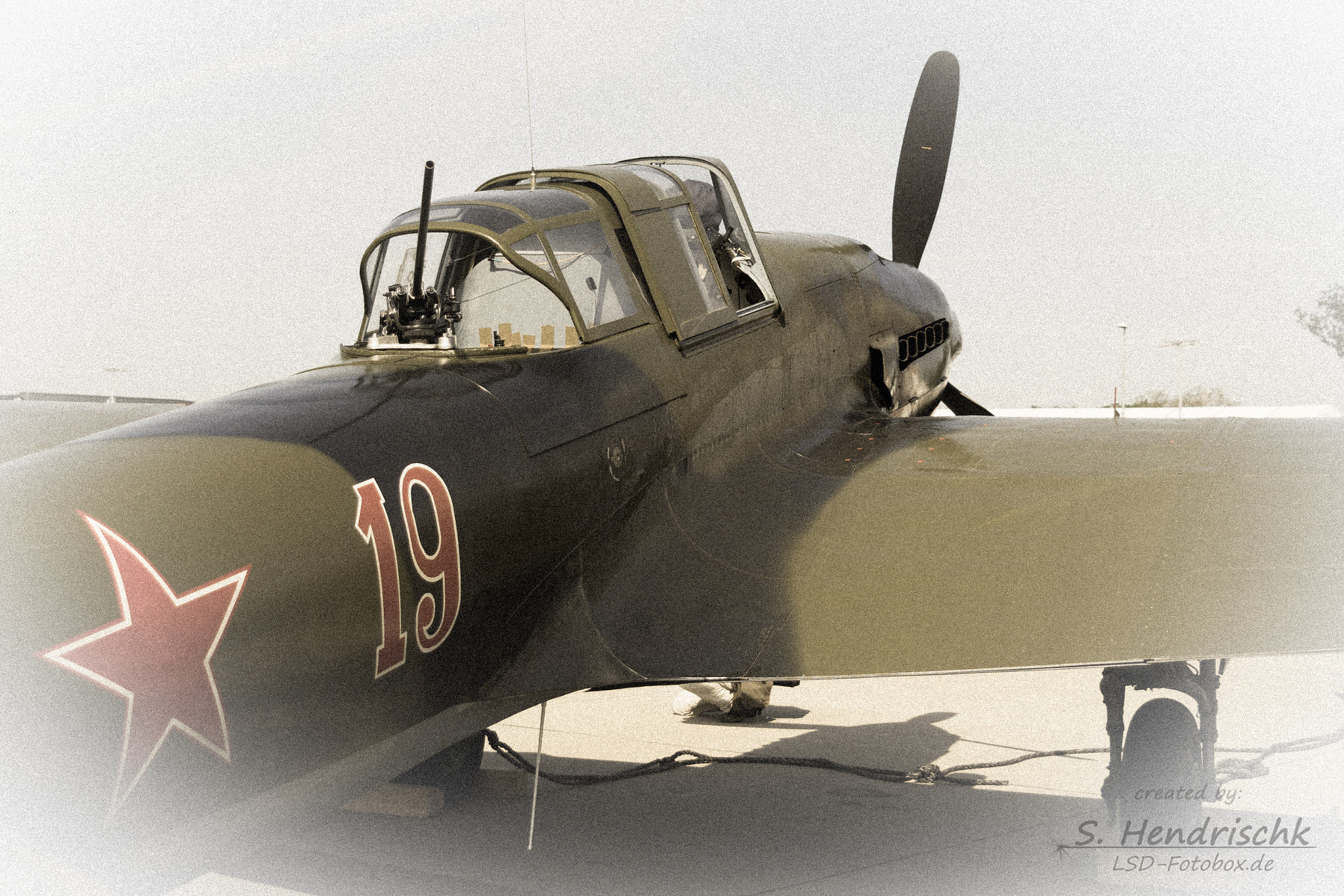 Samsung NX300M sample photo. Il2 sturmovik vintage photography