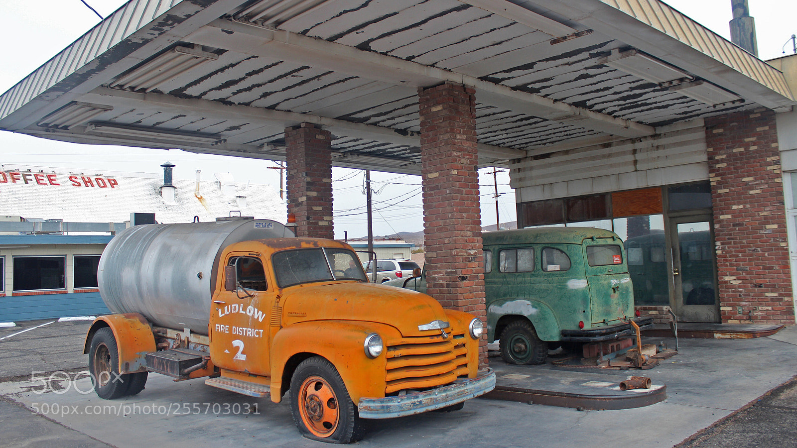 Canon EOS 600D (Rebel EOS T3i / EOS Kiss X5) sample photo. Last parking, route66 photography