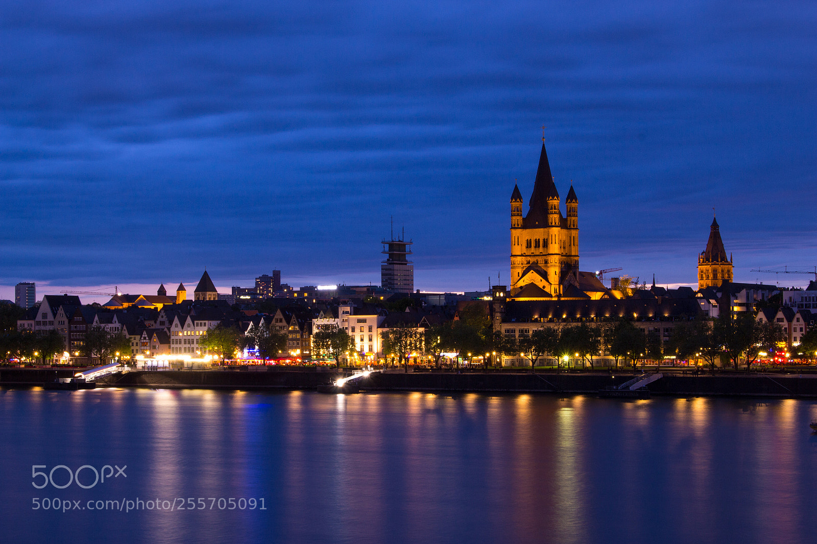 Canon EOS 700D (EOS Rebel T5i / EOS Kiss X7i) sample photo. Köln by night photography