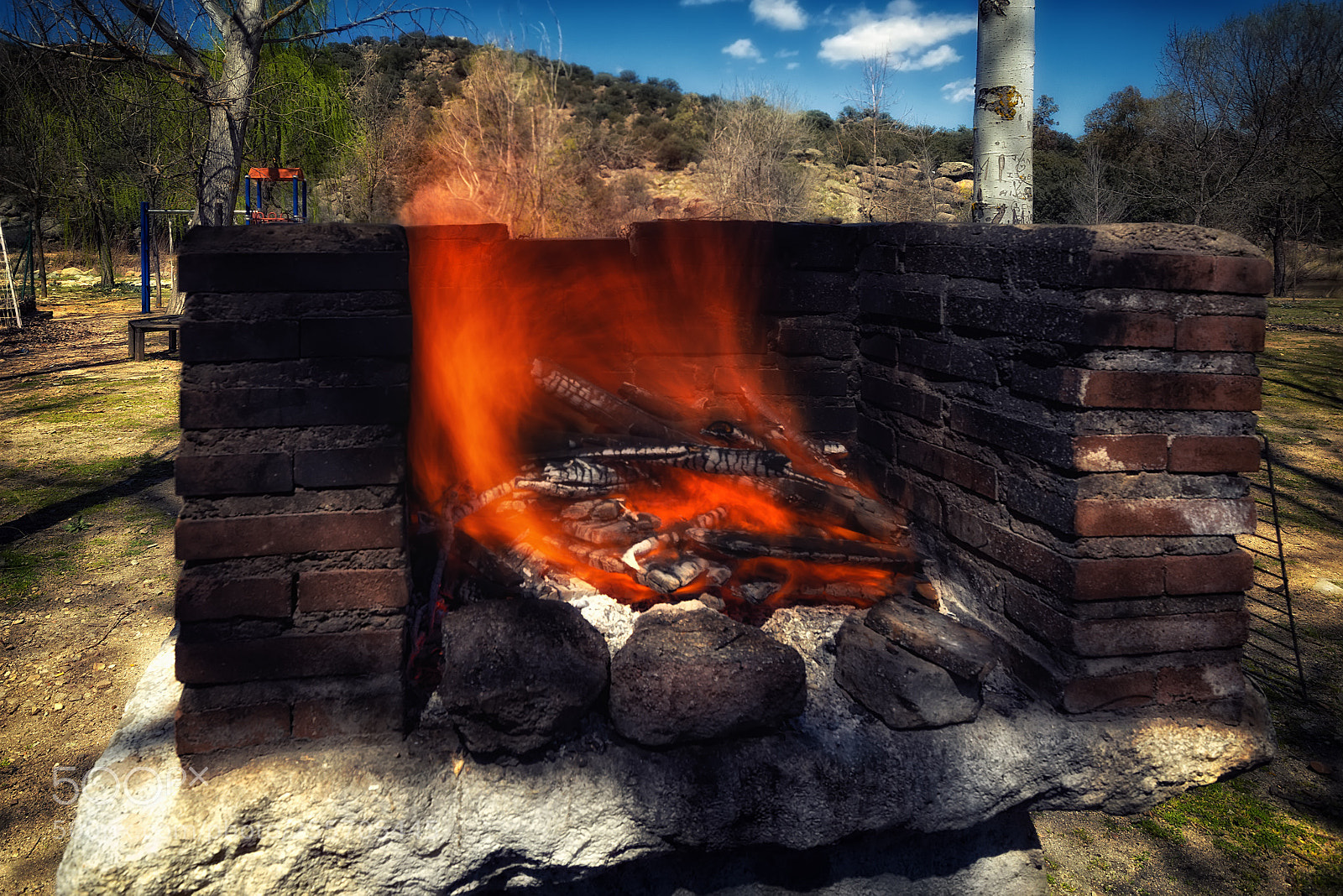 Nikon D800 sample photo. Preparando la barbacoa photography