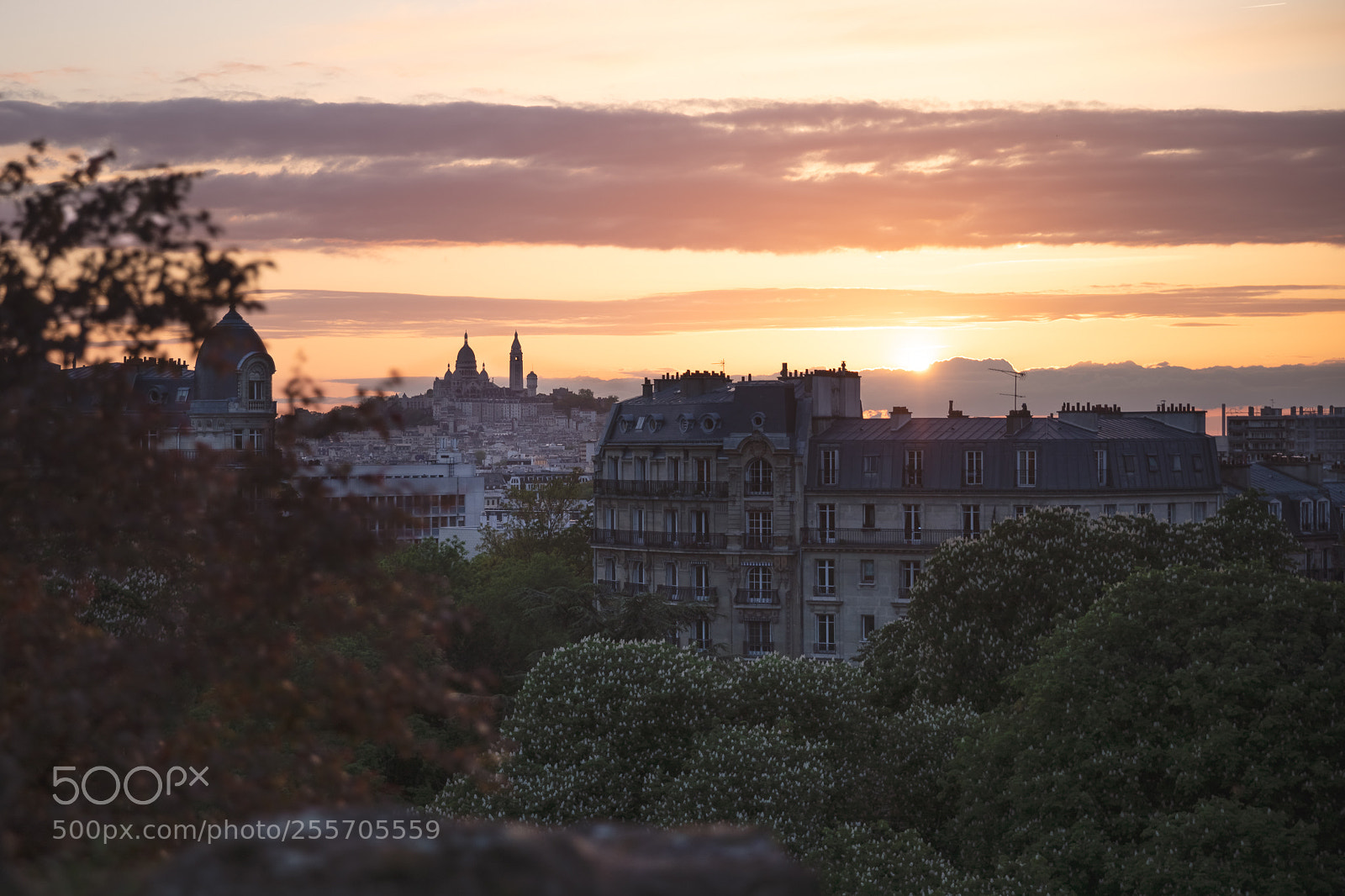 Canon EOS 5D Mark IV sample photo. Sundown in paris photography
