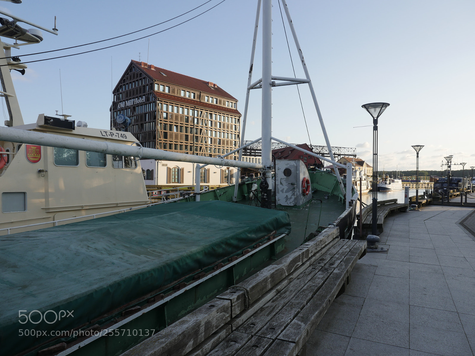 Panasonic Lumix DMC-GH4 sample photo. B () photography