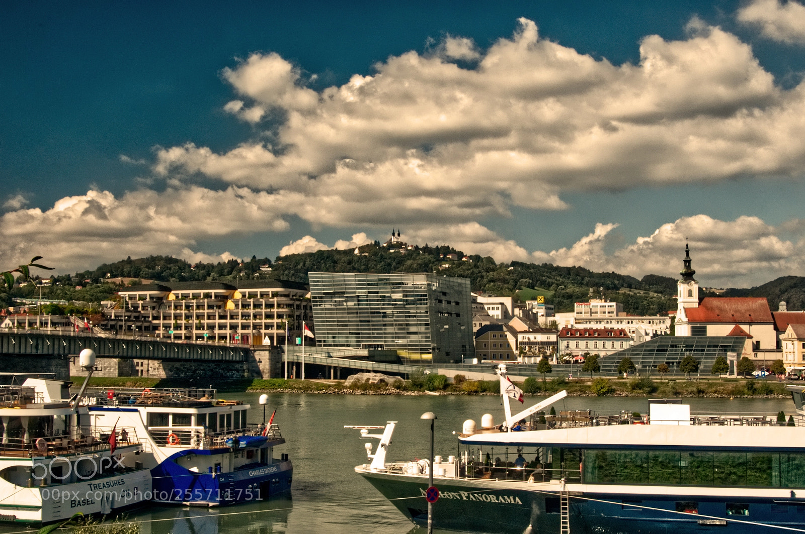 Nikon D300 sample photo. Along the danube photography
