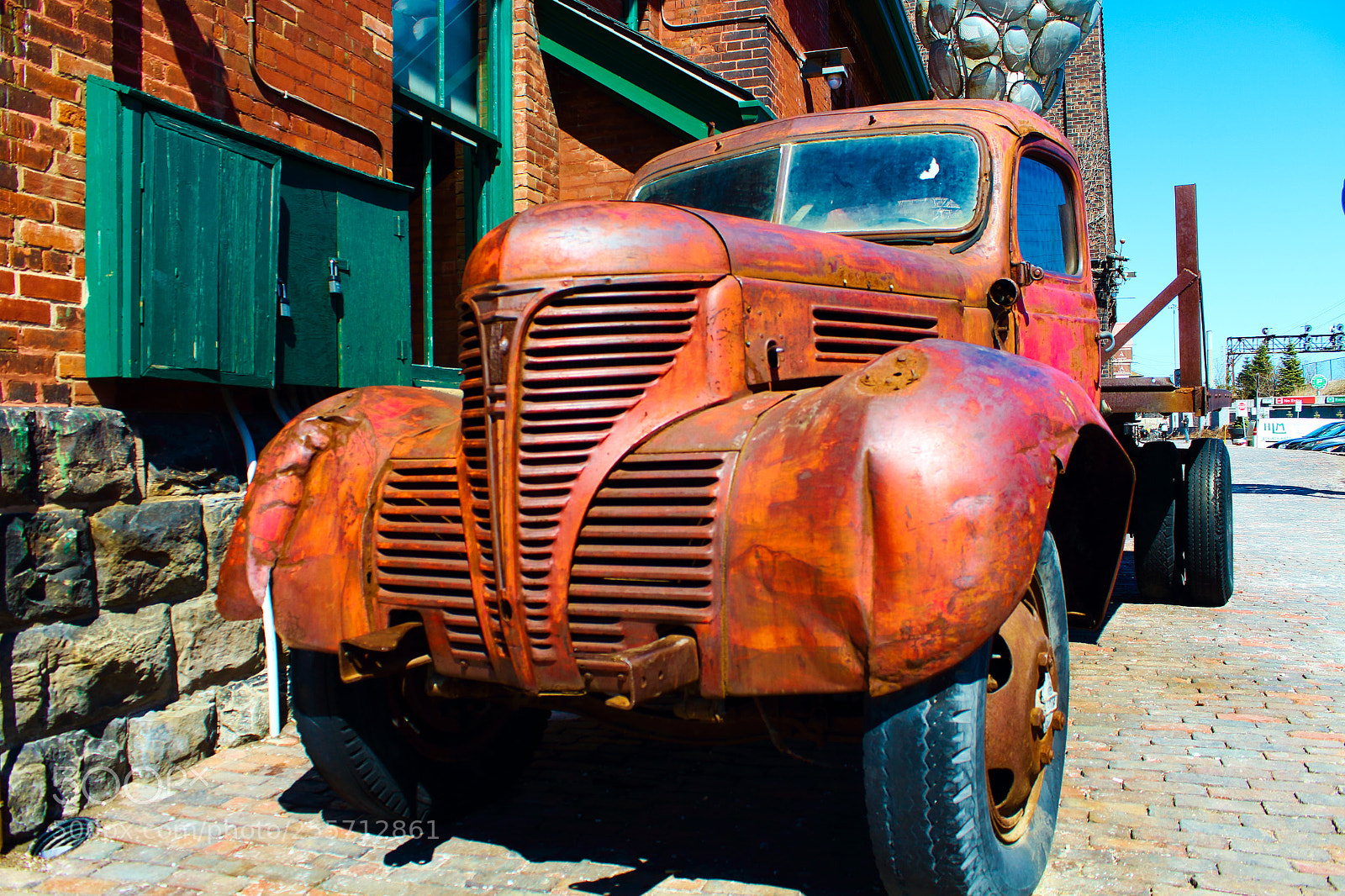 Canon EOS 1200D (EOS Rebel T5 / EOS Kiss X70 / EOS Hi) sample photo. Old rust photography