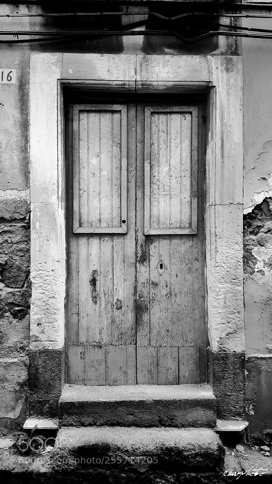 Samsung Galaxy S6 sample photo. Old doors photography