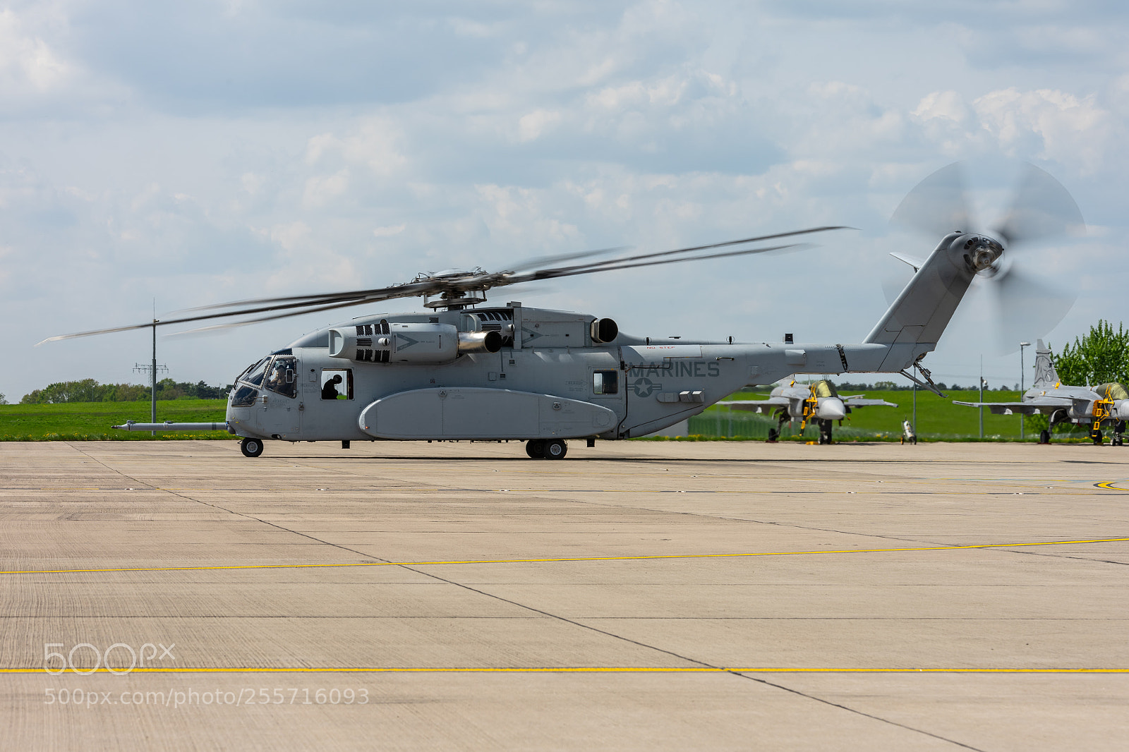 Sony a7 II sample photo. Heavy-lift cargo helicopter sikorsky photography