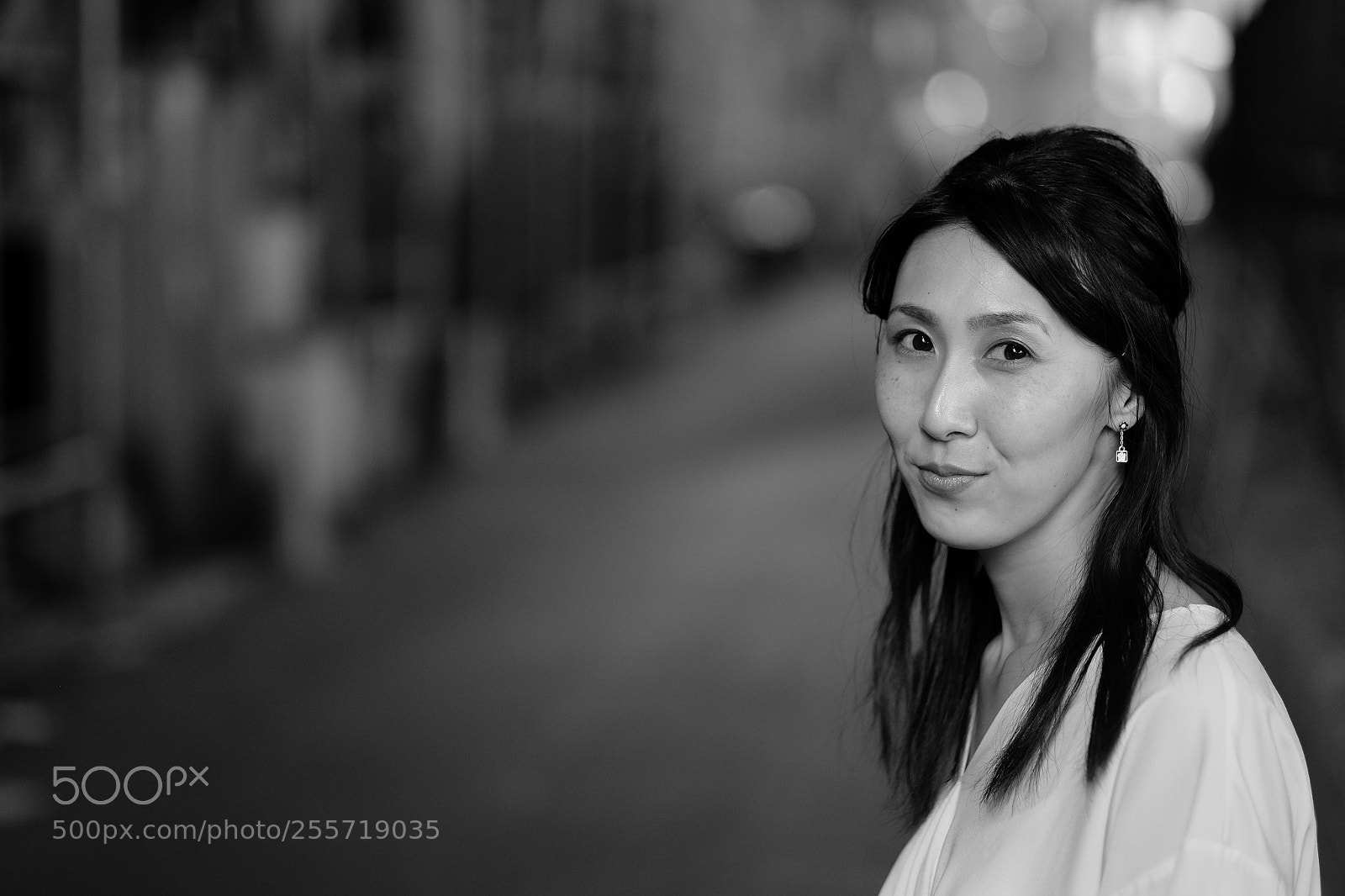 Fujifilm X-E2 sample photo. One japanese woman photography