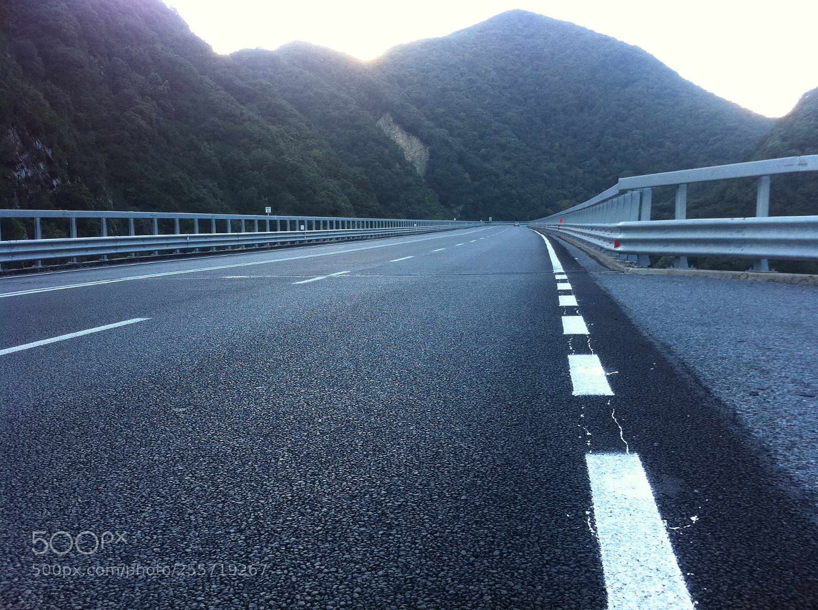 Apple iPhone 4 sample photo. B () photography