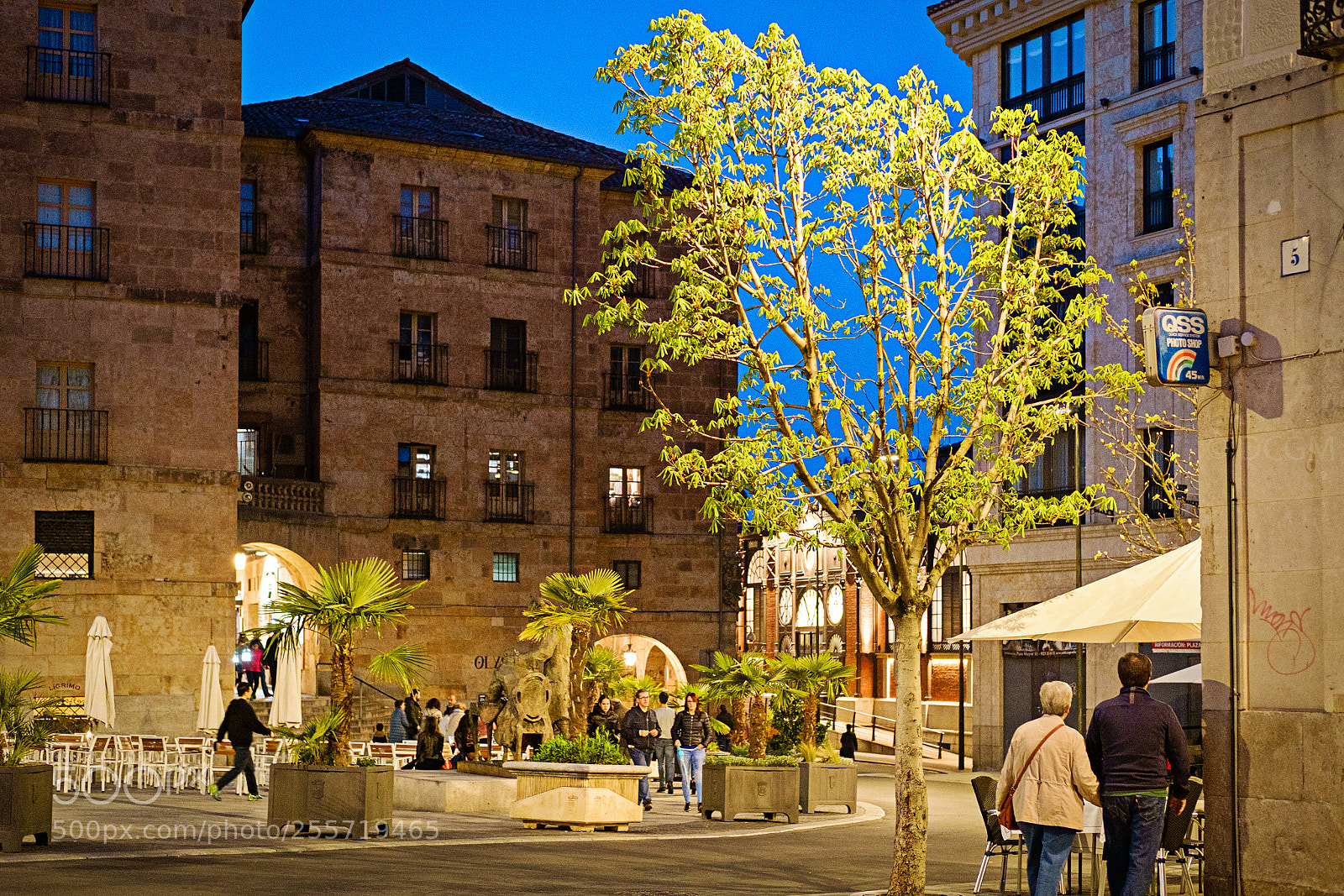 Fujifilm X-Pro1 sample photo. Streets of salamanca photography