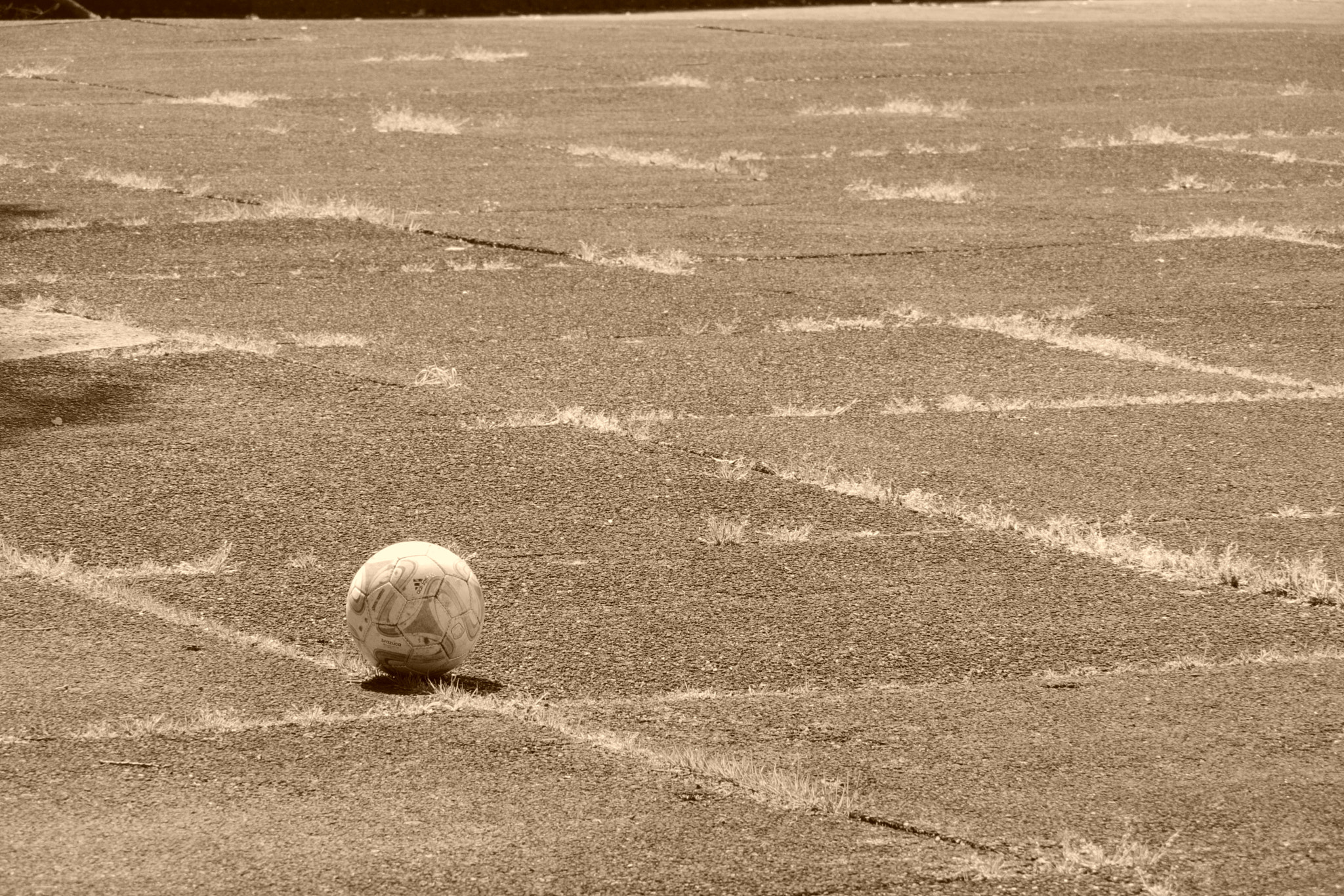 Pentax K-70 sample photo. Forgotten soccer ball photography