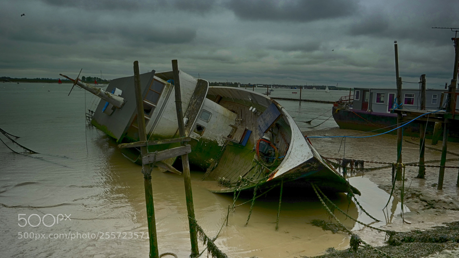 Samsung NX300 sample photo. Capsized photography