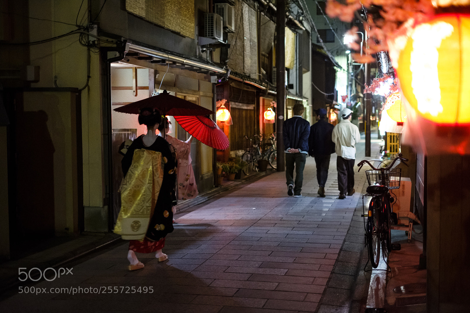 Fujifilm X-T2 sample photo. Geisha in gion kyoto photography