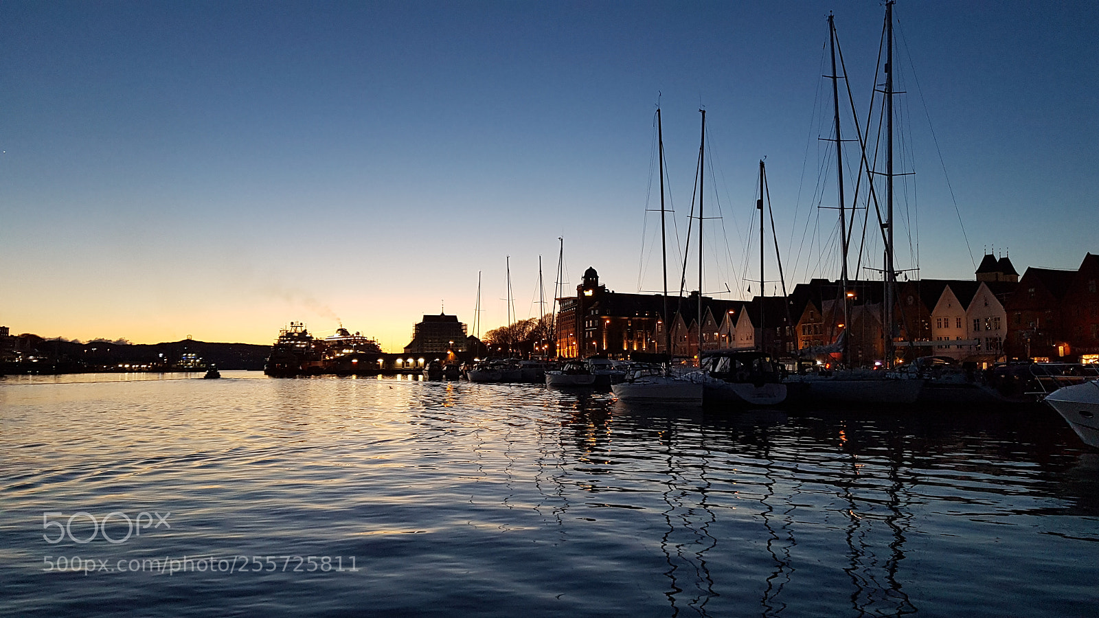 Samsung Galaxy S7 sample photo. Bergen in sunset photography