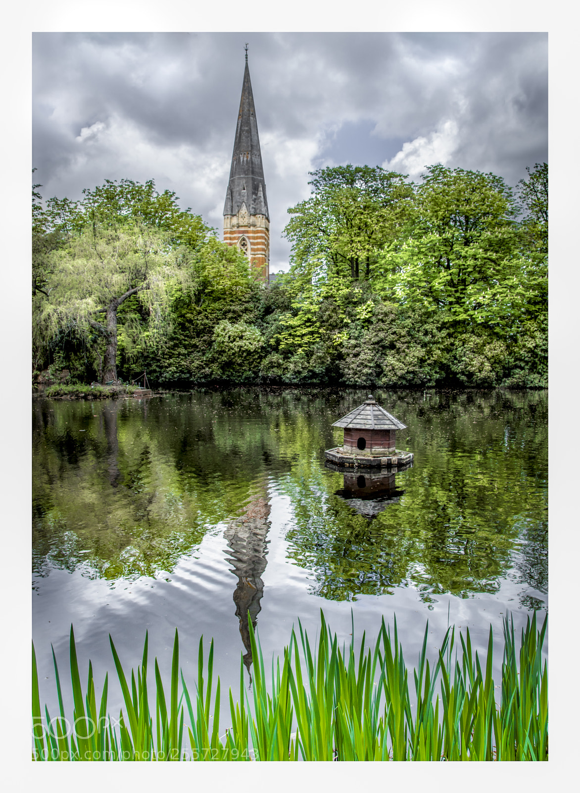 Canon EOS 750D (EOS Rebel T6i / EOS Kiss X8i) sample photo. Church reflection photography