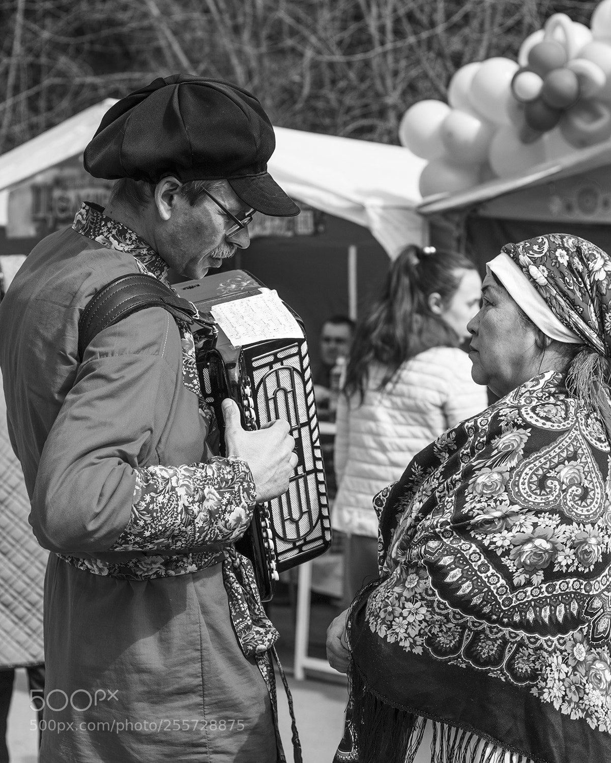 Canon EOS 100D (EOS Rebel SL1 / EOS Kiss X7) sample photo. Fair musician photography