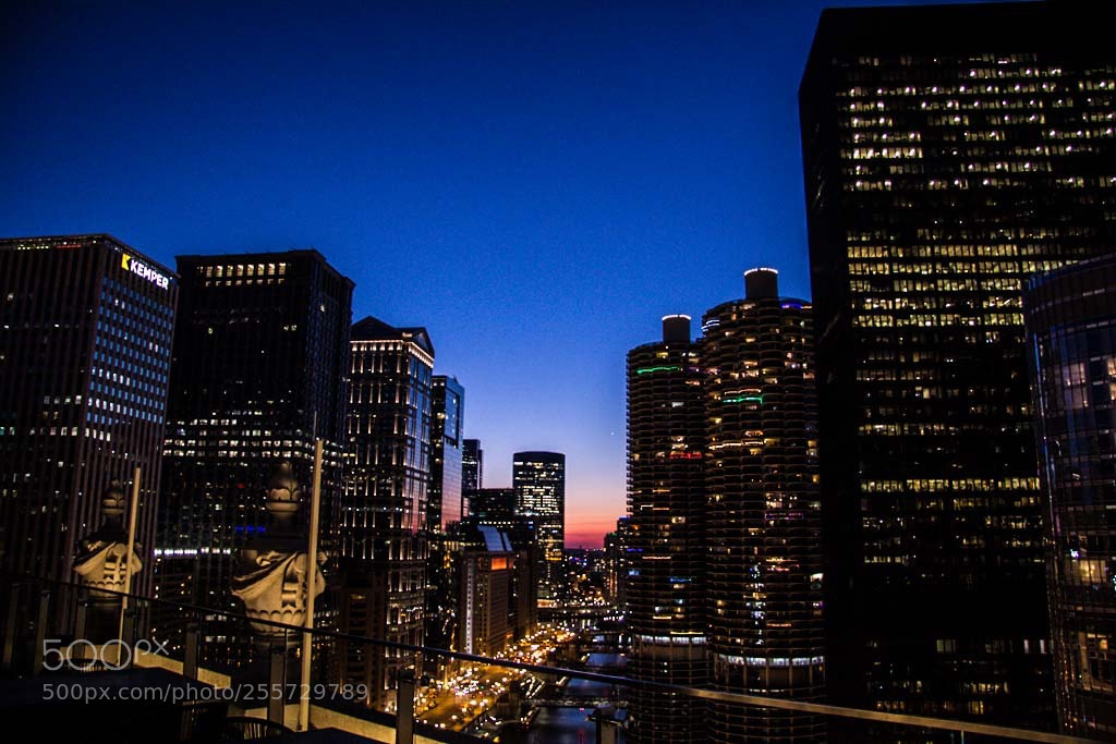 Canon EOS 60D sample photo. Night in the city photography