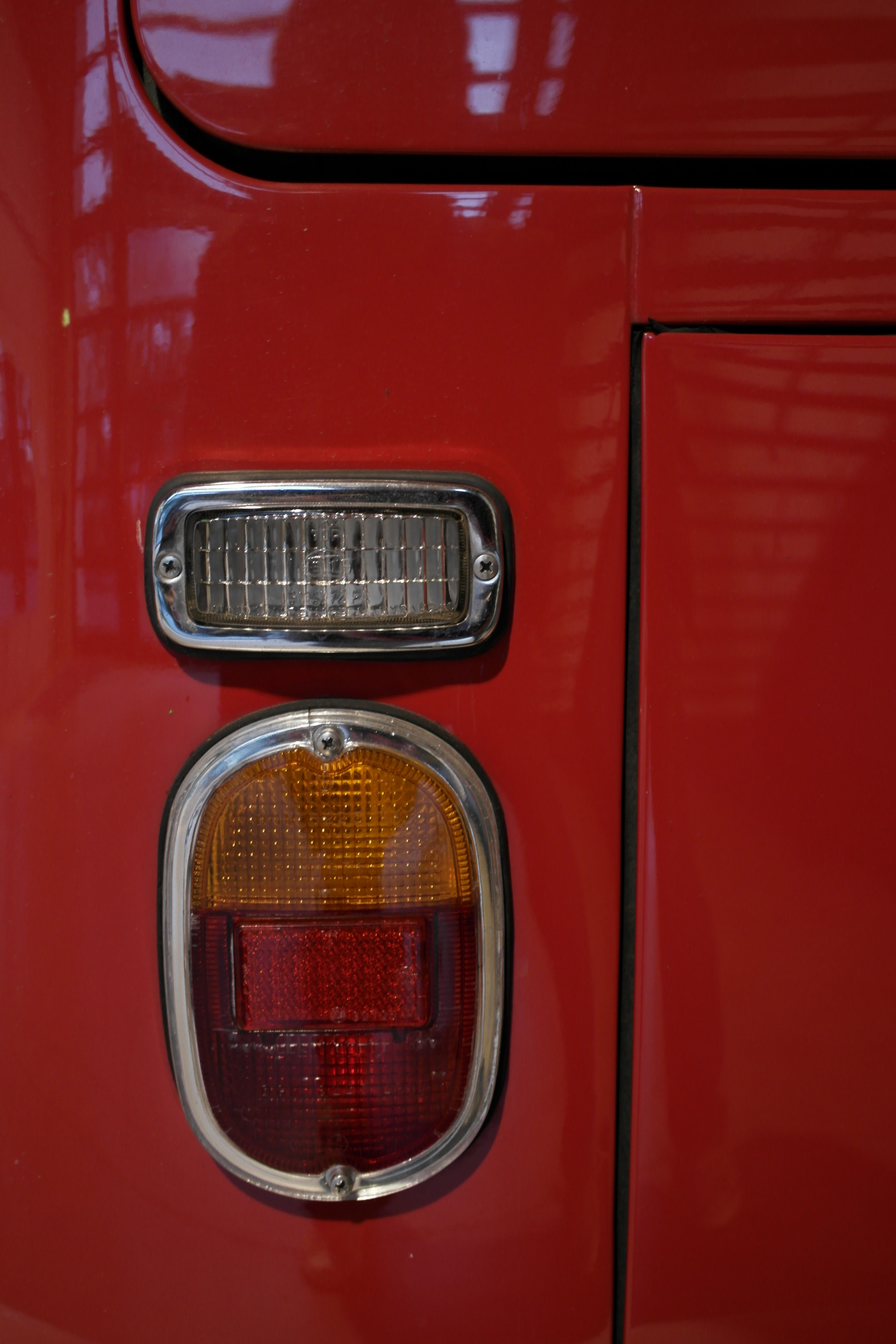 Samsung NX20 sample photo. Vw bus t1 detail photography