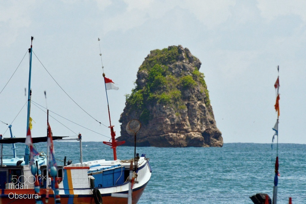 Nikon AF-S Nikkor 200-500mm F5.6E ED VR sample photo. Ioi sea stack off the port bow photography