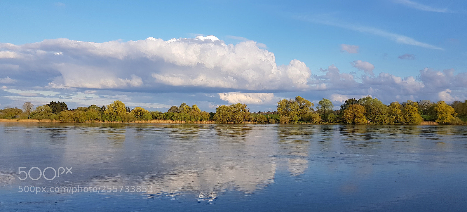 Samsung Galaxy S8 sample photo. La loire photography