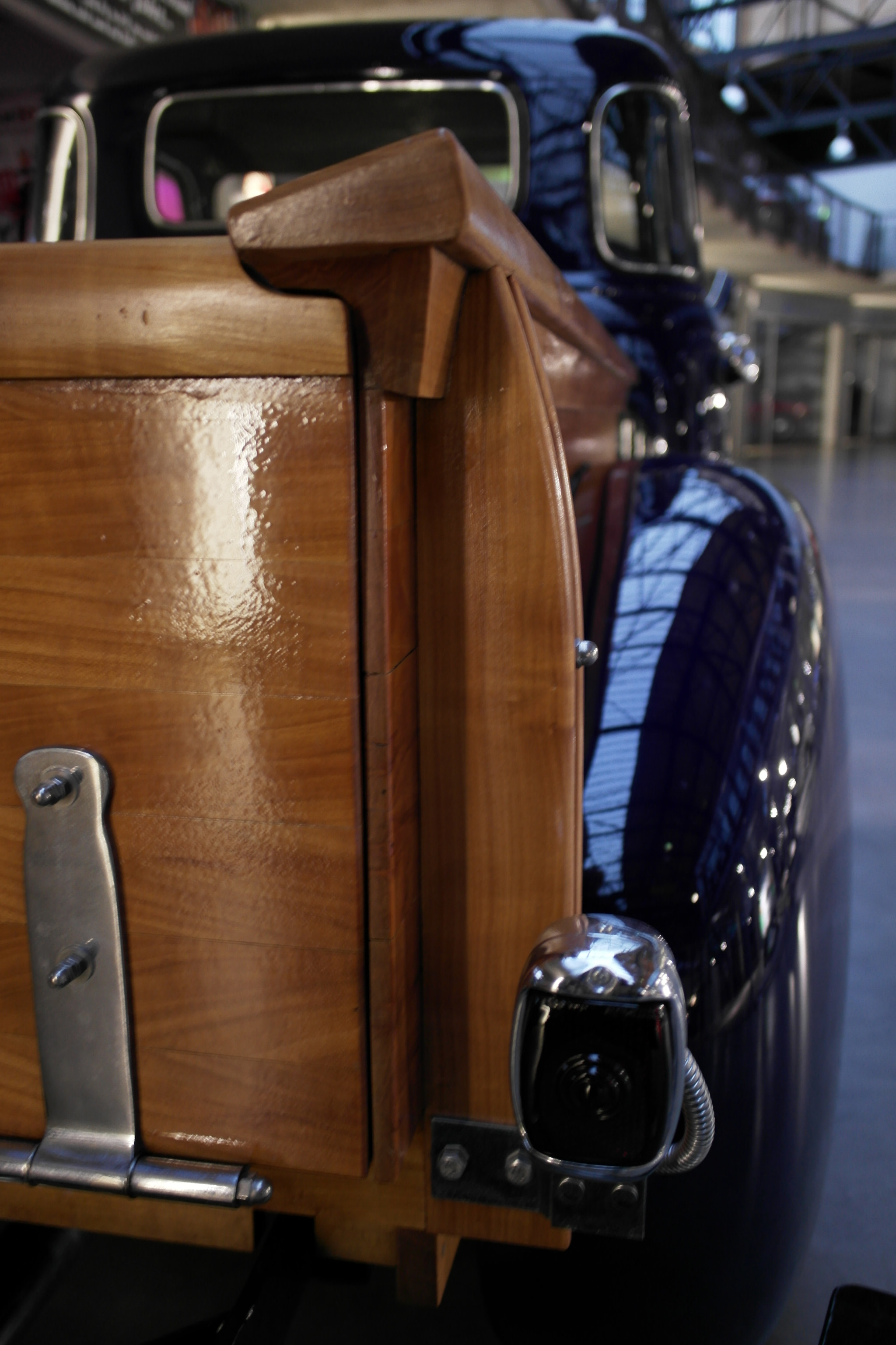 Samsung NX20 sample photo. Chevrolet 3100 detail photography