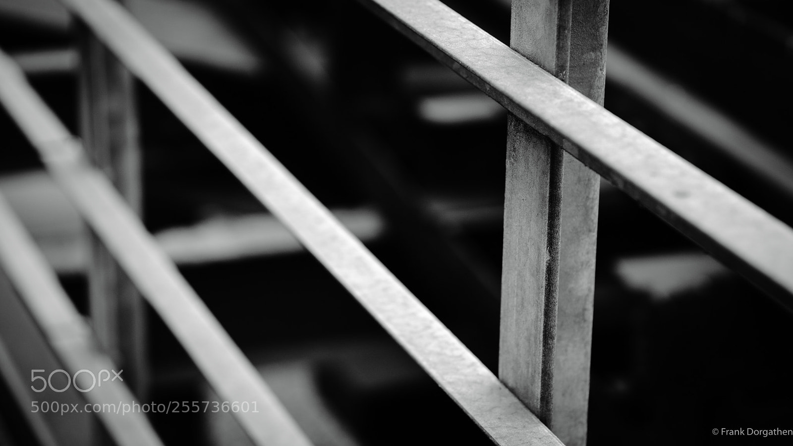 Sony a6000 sample photo. Diagonals photography