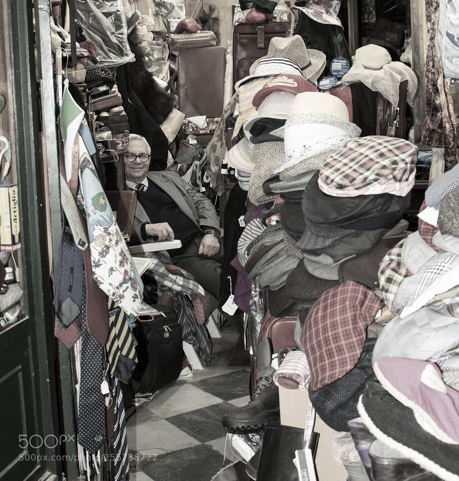 Nikon D7100 sample photo. Il cappellaio photography